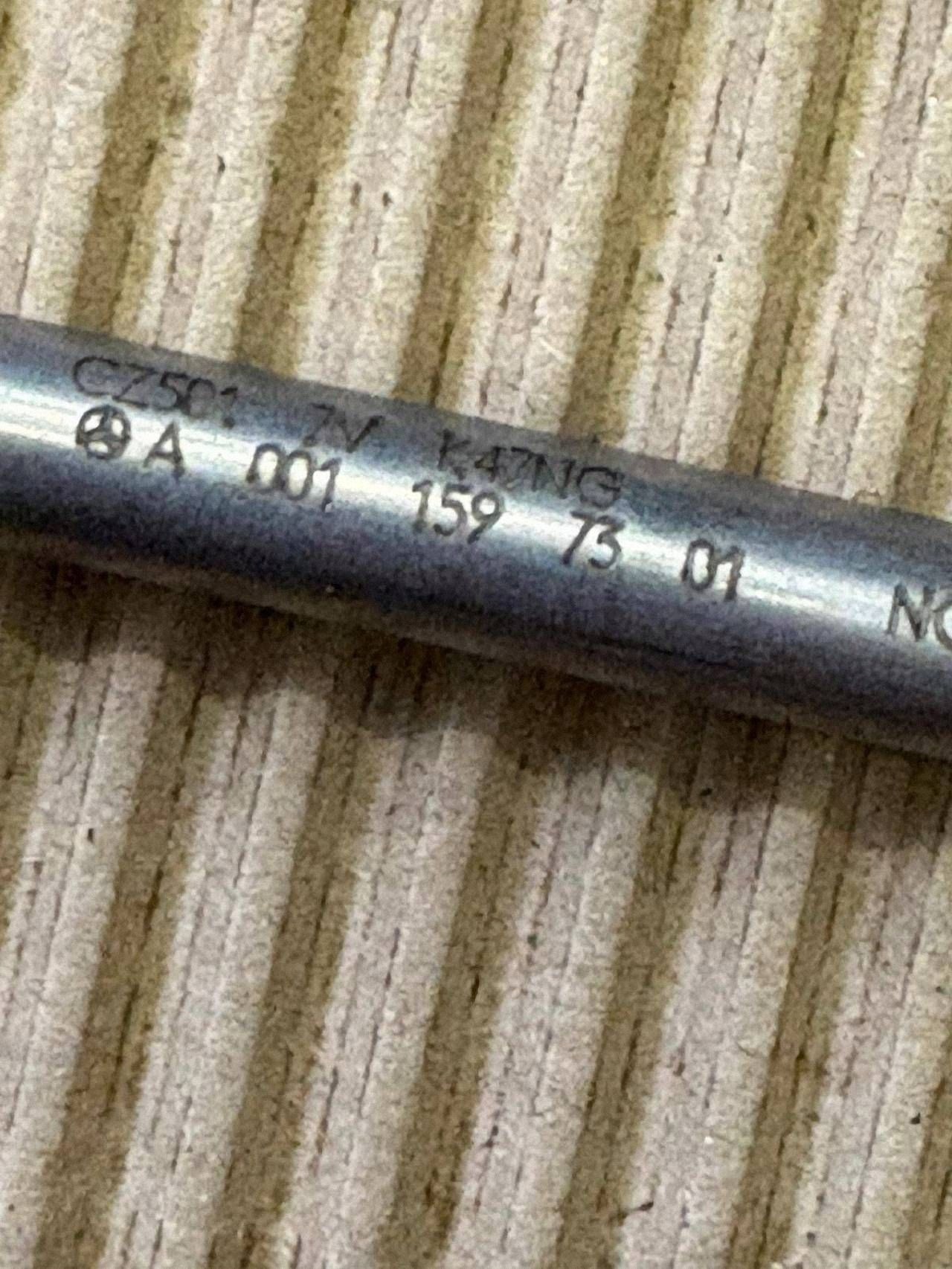 Hehkutulppa Mercedes-Benz OE A0011597301