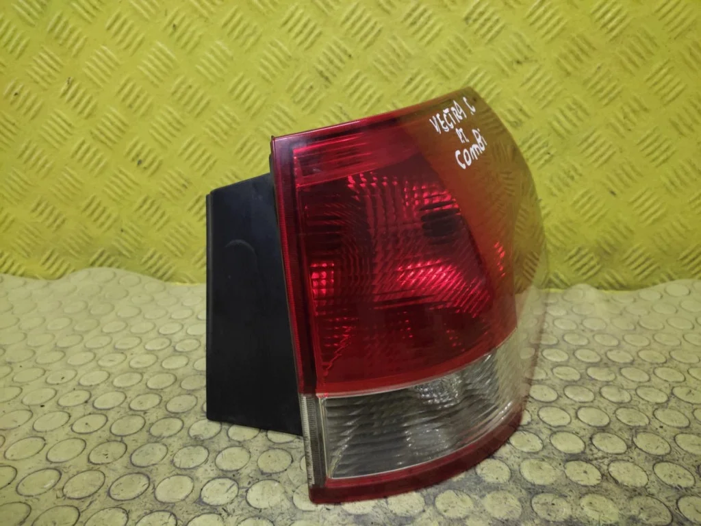 OPEL VECTRA C KOMBI LAMPE DROITE ARRIÈRE
