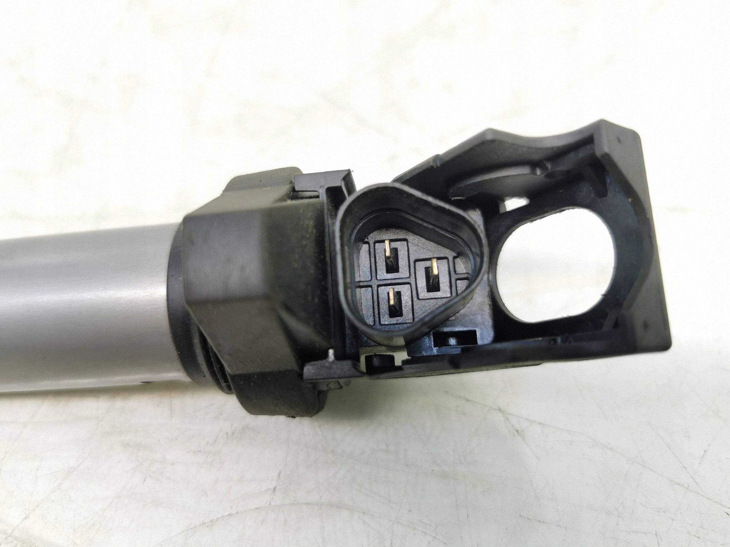 Bobina de Ignição BMW 3 E46 637520C Usada image 4