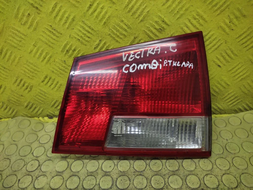 OPEL VECTRA C KOMBI LAMPE DROITE ARRIÈRE