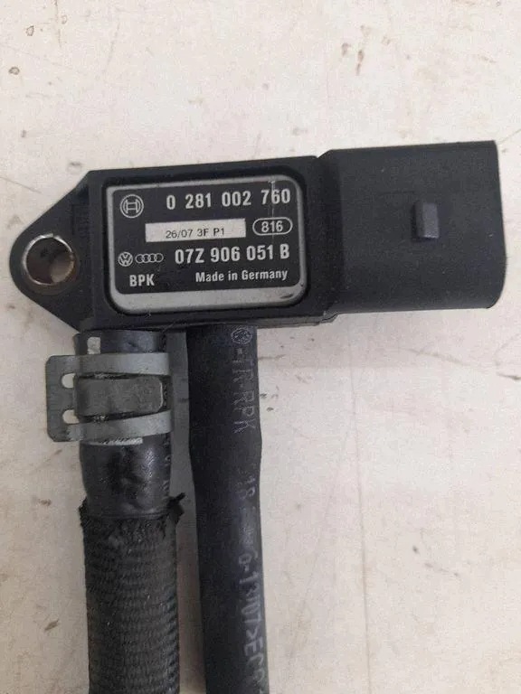 Capteur pression DPF Audi A4 B8 3.0 TDI 07Z906051B image 3