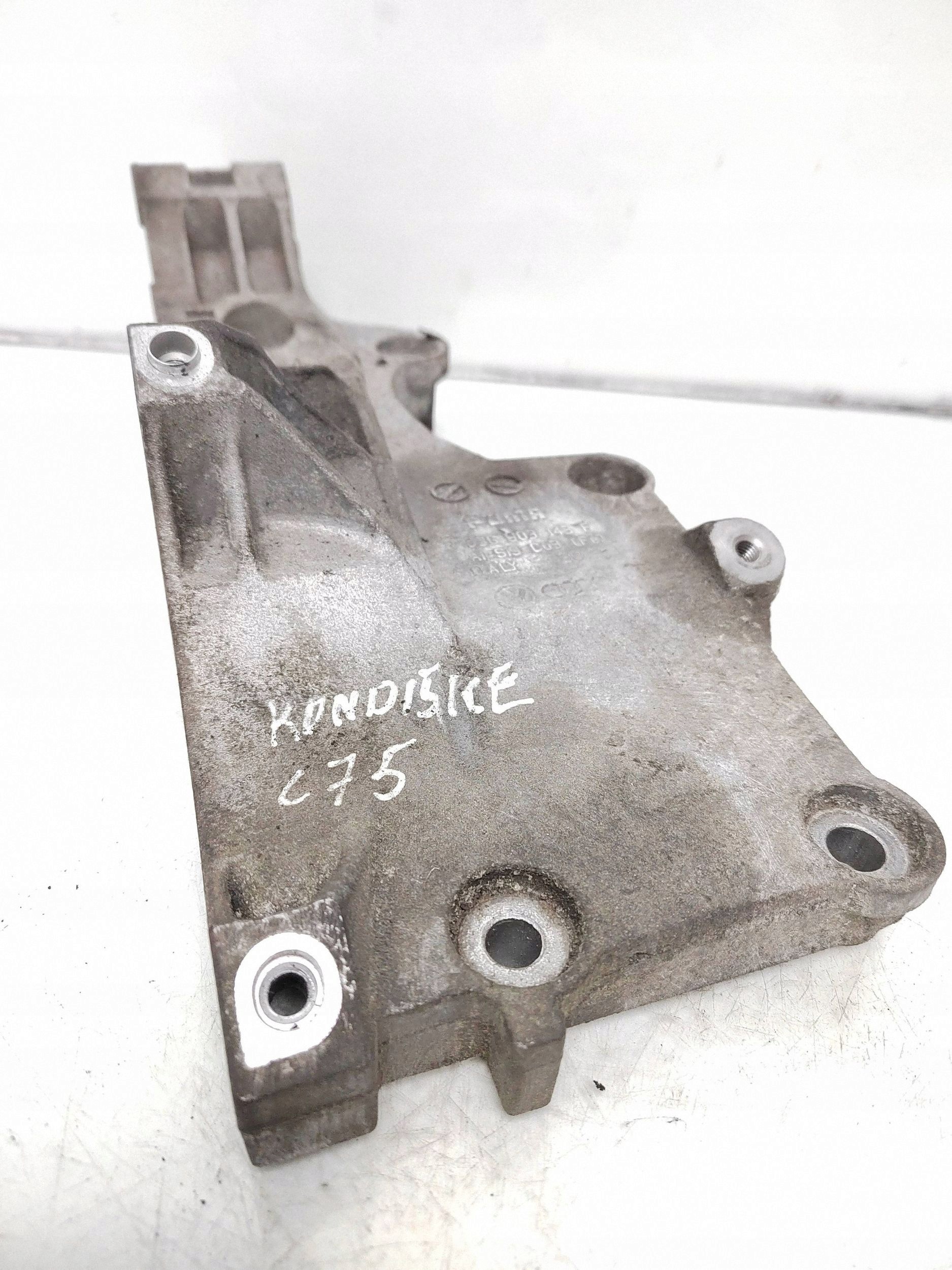 Support compresseur clim VW Passat B6 03g903143F image 4