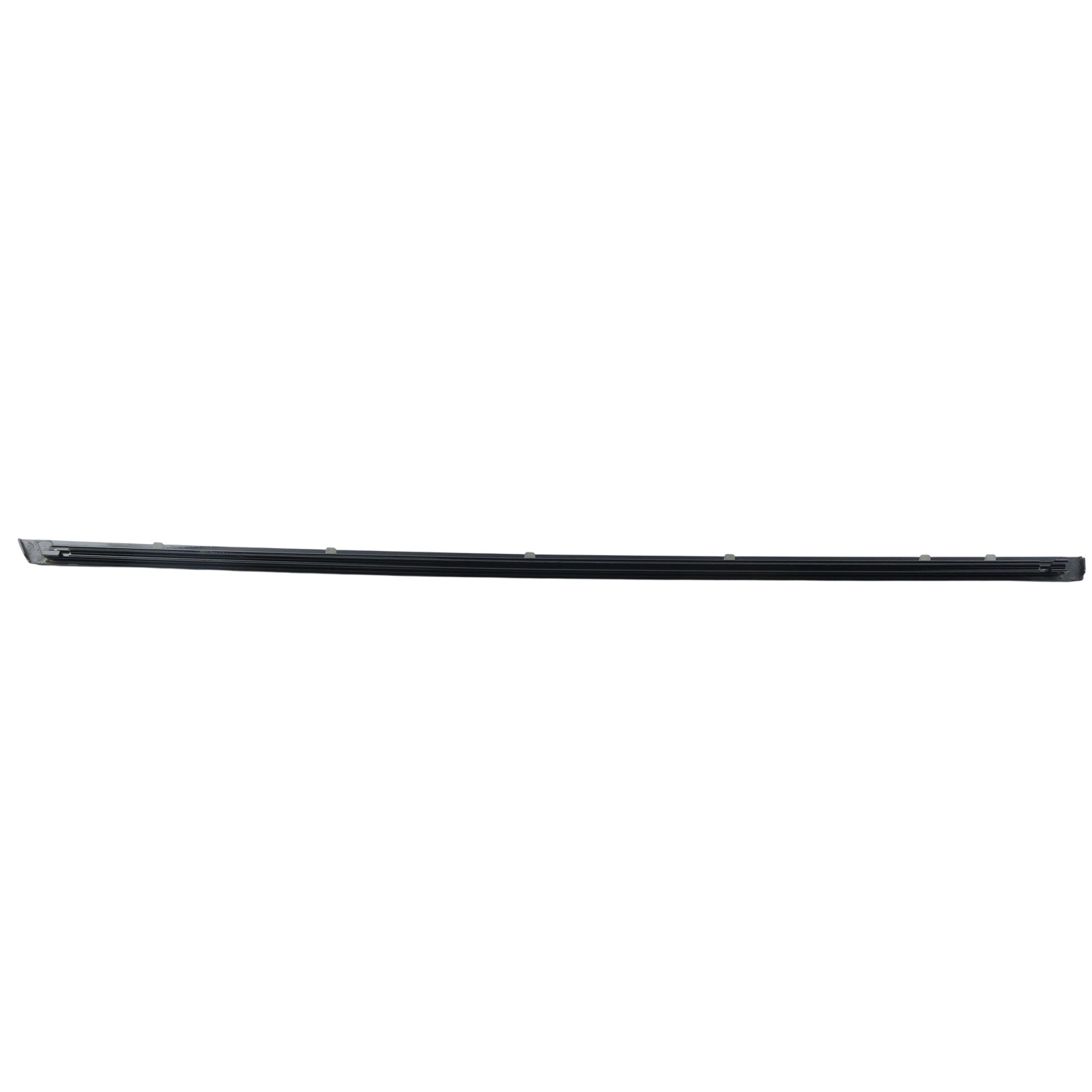 Liste de porte arrière droite Range Rover Velar J8A2-255A60-AD image 9