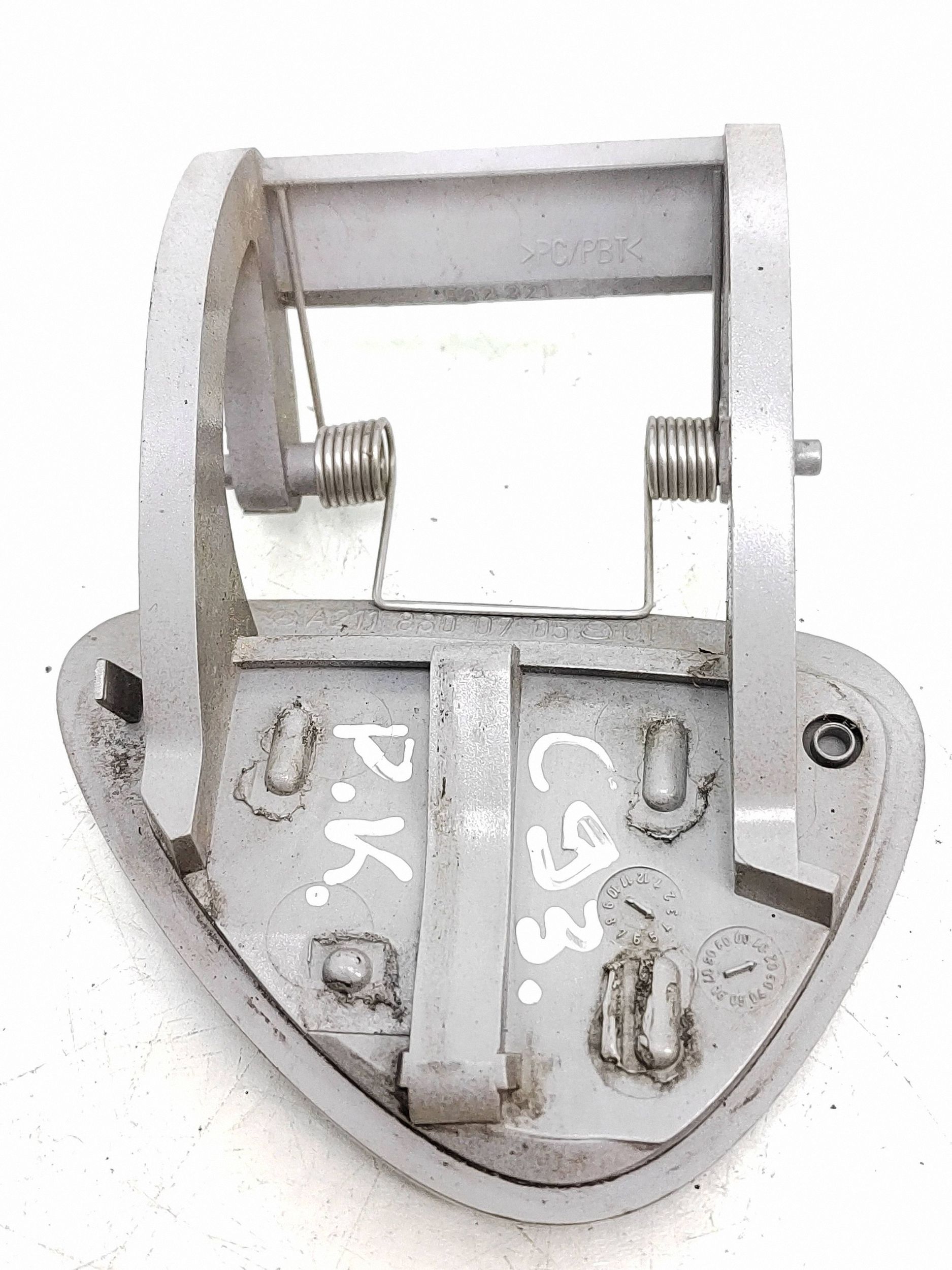 Vasemman pesusuuttimen tulppa Mercedes W211 A2118800705