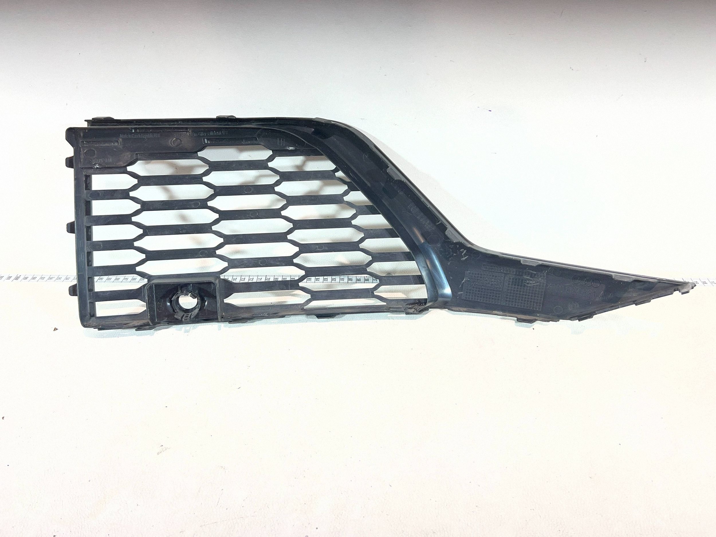 Grelha Para-choques Audi Q7 4M0 4M0807681 Usada image 3