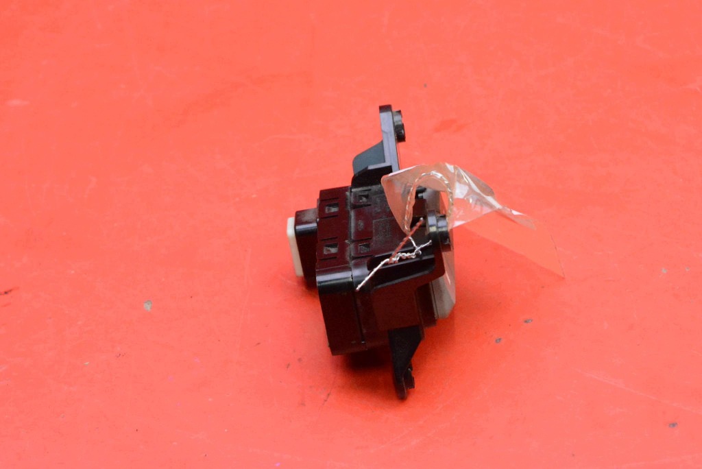 Kia Optima IV Button Panel 93750-D4500 Used image 4