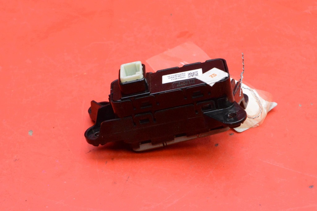 Kia Optima IV Button Panel 93750-D4500 Used image 5