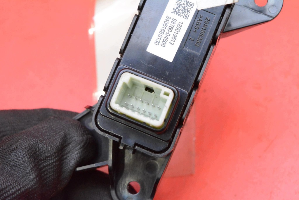 Kia Optima IV Button Panel 93750-D4500 Used image 6