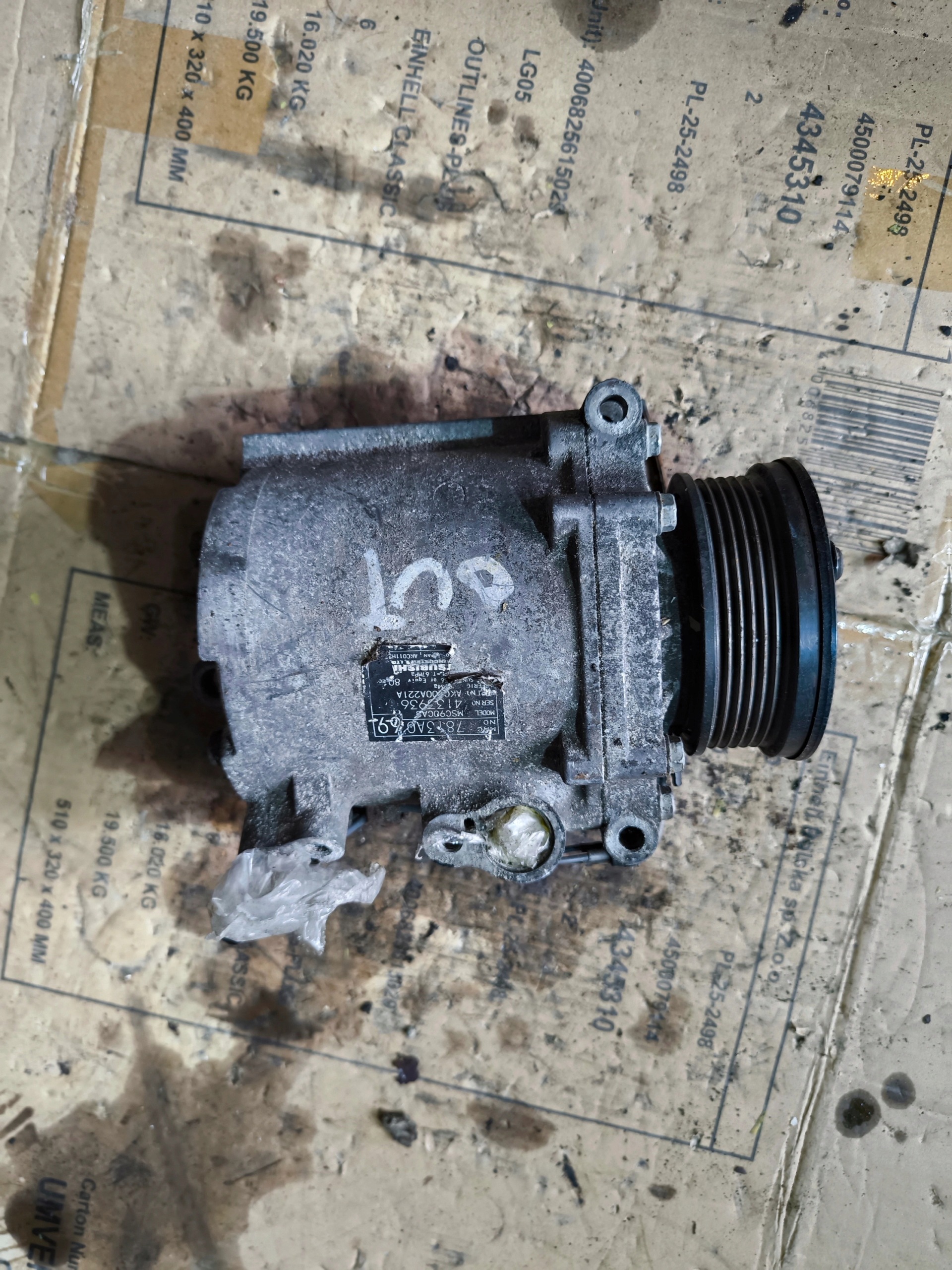 Compresseur de climatisation Mitsubishi OE 7813A069 image 4