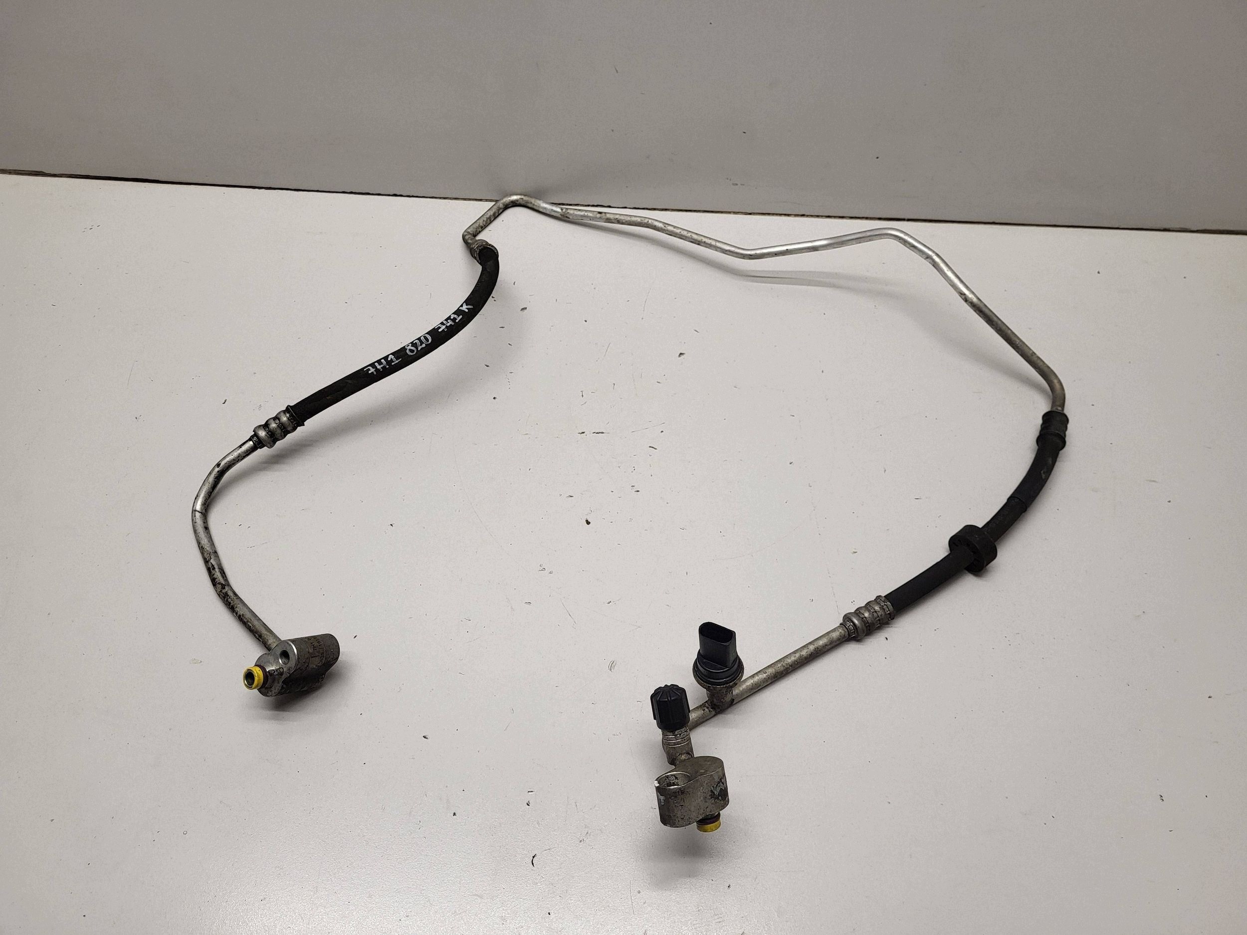 Volkswagen T5 airconditioning slang 7H1820741K image 2