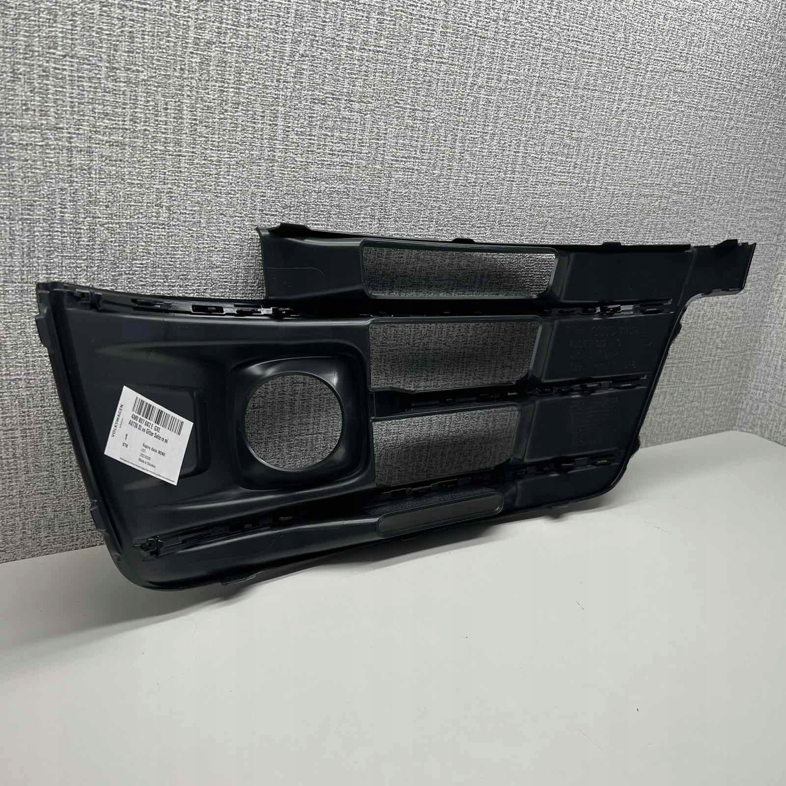 Audi Q7 4M0 S-Line Grill Höger Fram 4M0807682E image 4