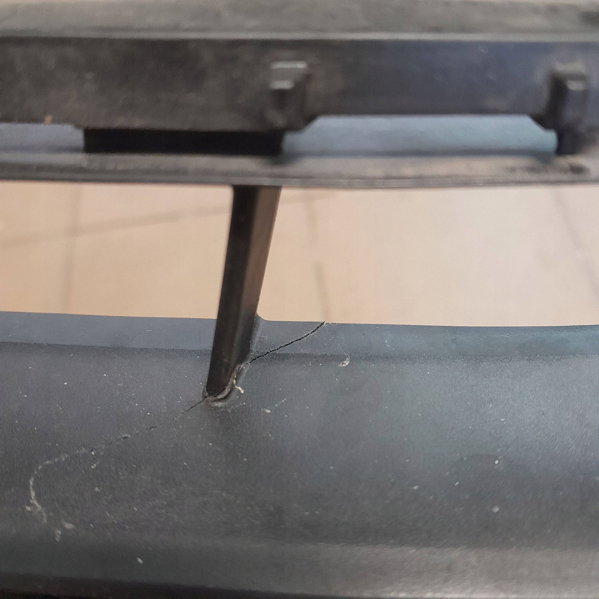 Etupuskurin alaosa Audi A3 8Y 8V0807647