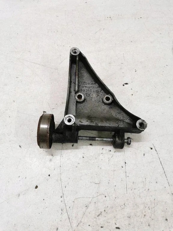 Ilmastointikompressorin kiinnike Audi A6 Allroad 059260885N image 2
