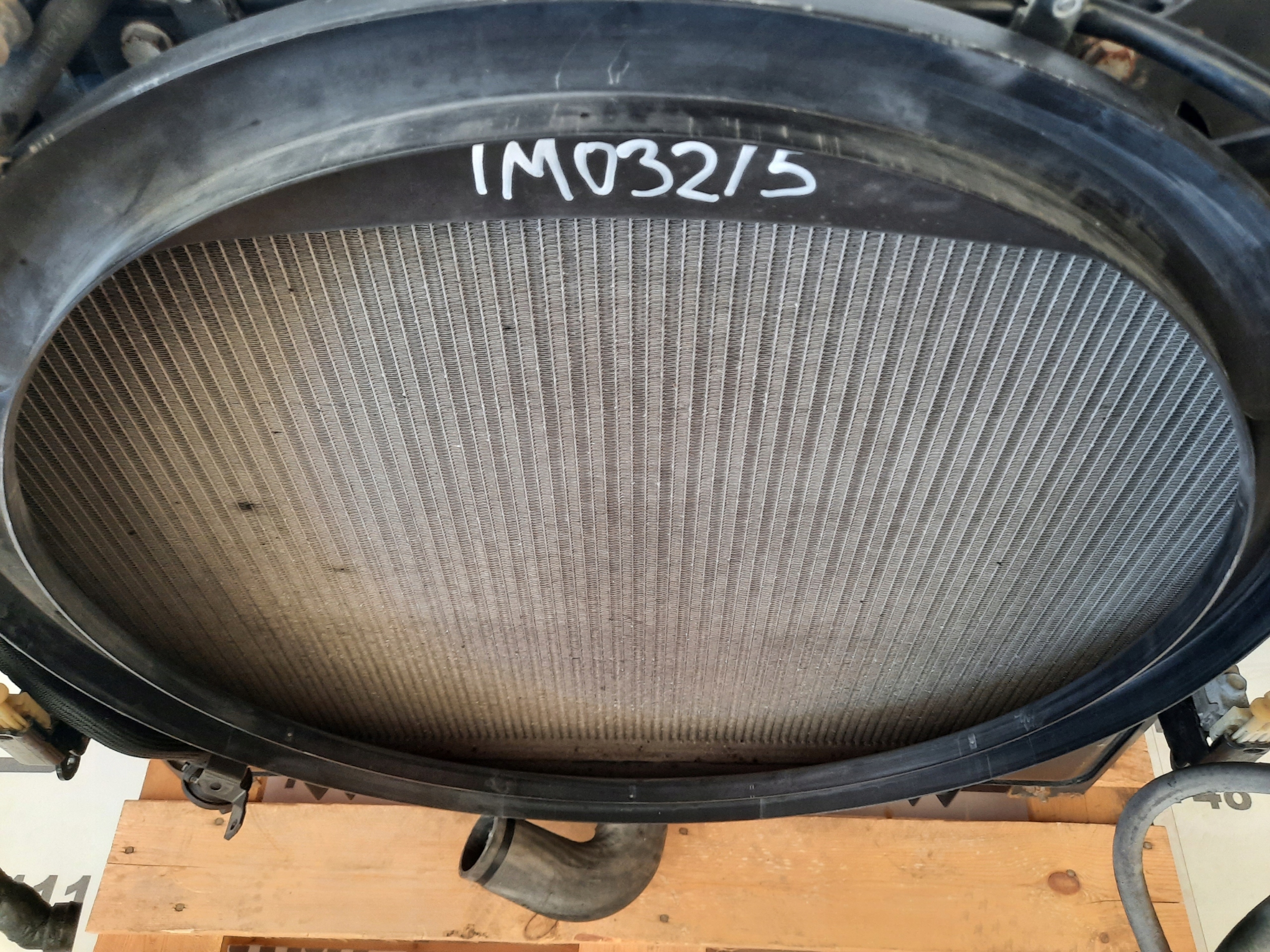 Actros MP4 Radiator Set Used OE image 3