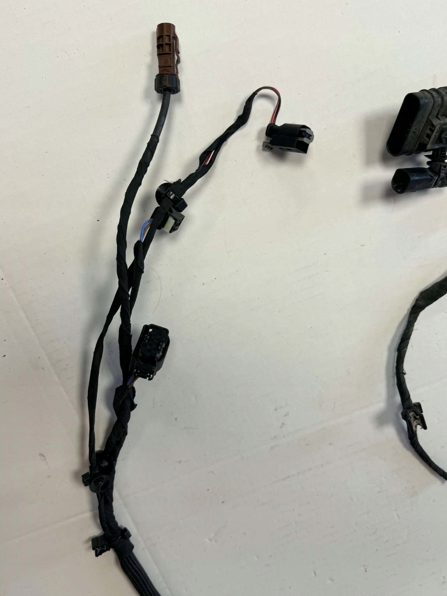 Mercedes EQC EQA Chicote Para-choque Dianteiro PDC A2435405501 image 3