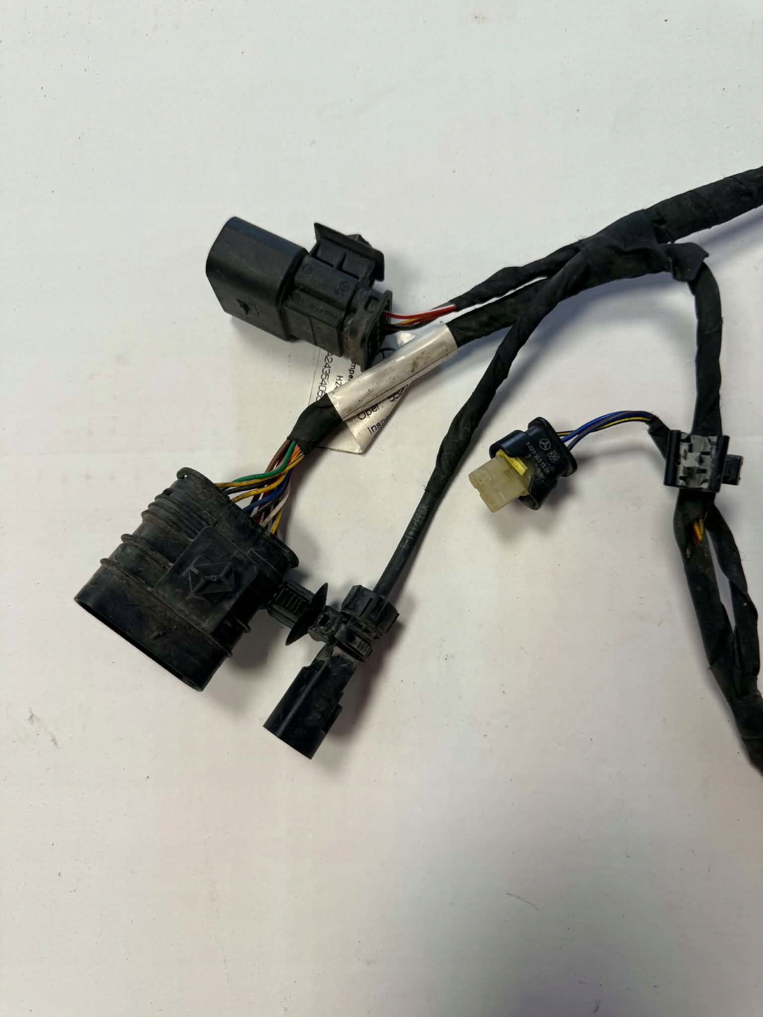 Mercedes EQC EQA Chicote Para-choque Dianteiro PDC A2435405501 image 6