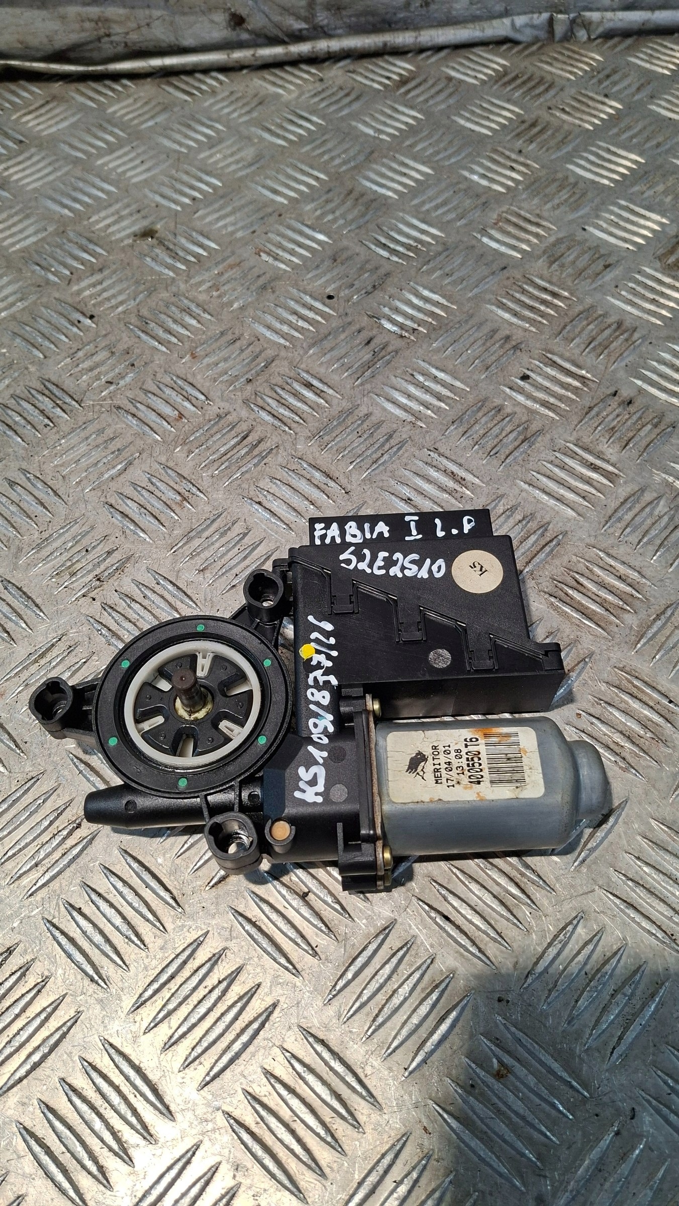 Moteur de lève-vitre Skoda OE 6Q1959801 image 2