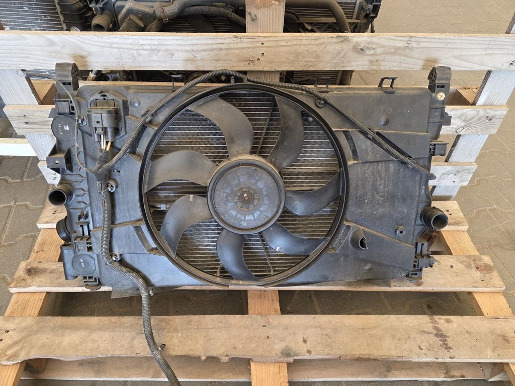 Opel Zafira C Astra J 2.0 CDTI Koelventilator 0130307125 image 2