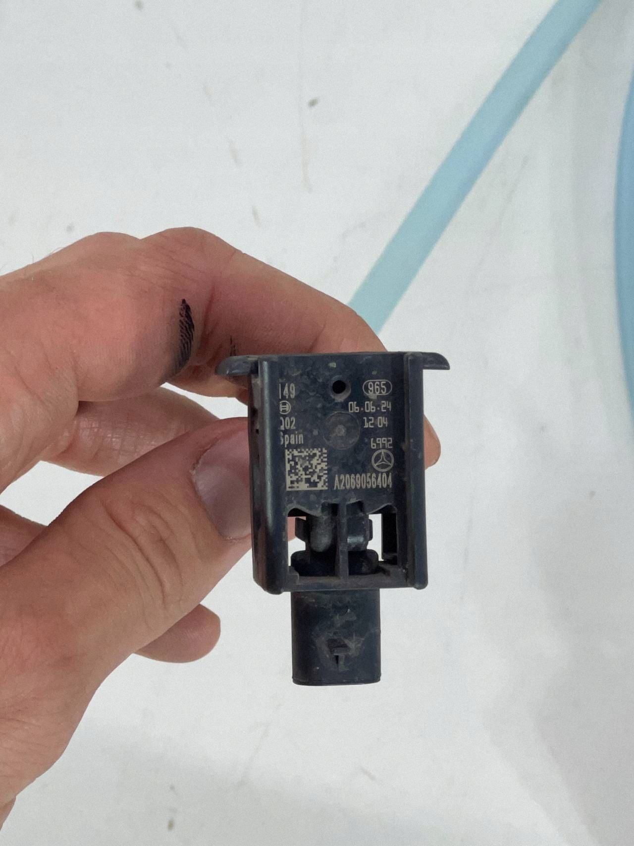 Sensor protección peatones Mercedes W206 A2069056404 image 4