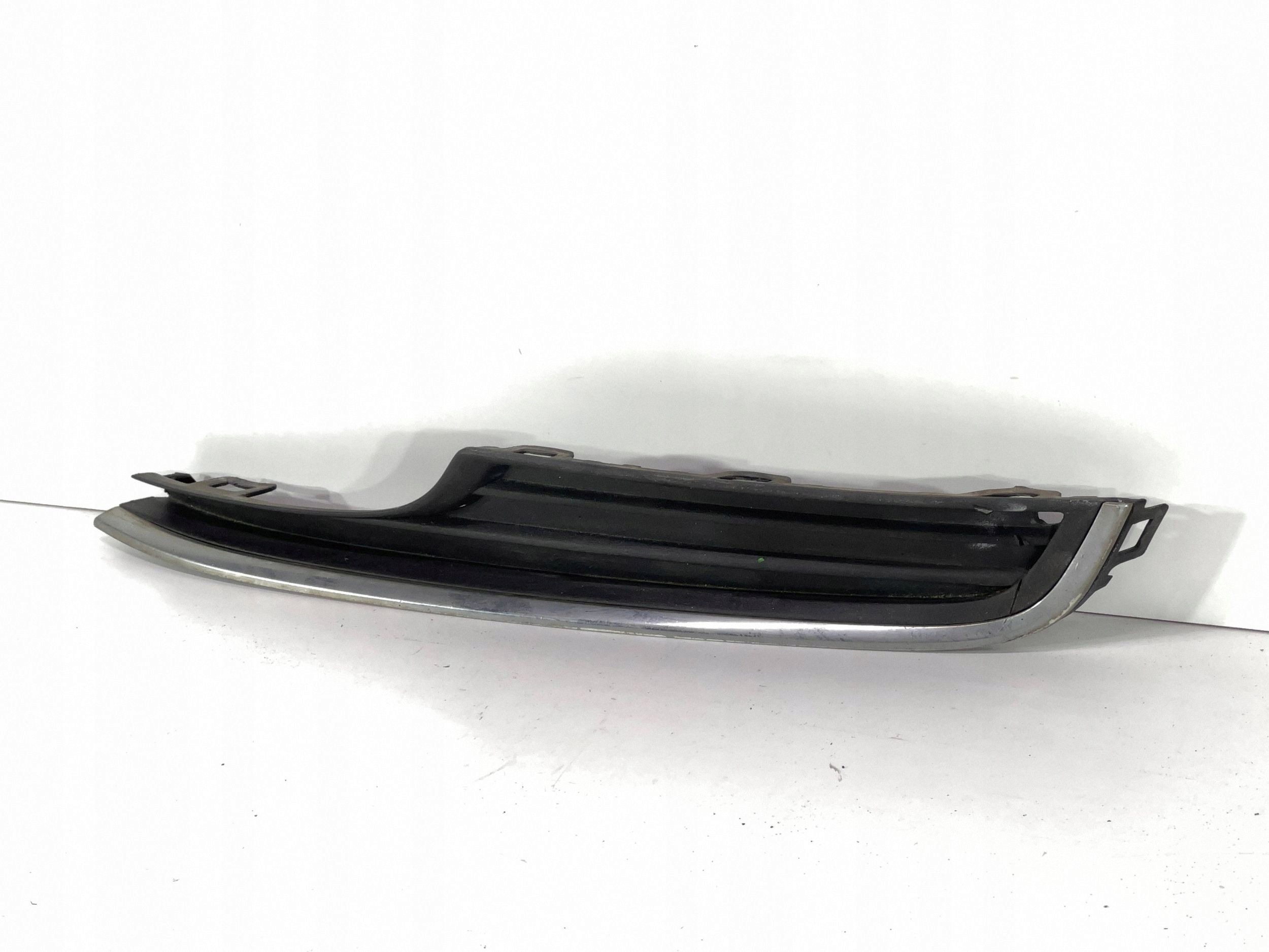 VW Golf VII sumuvalon ritilä vasen 5G0853665