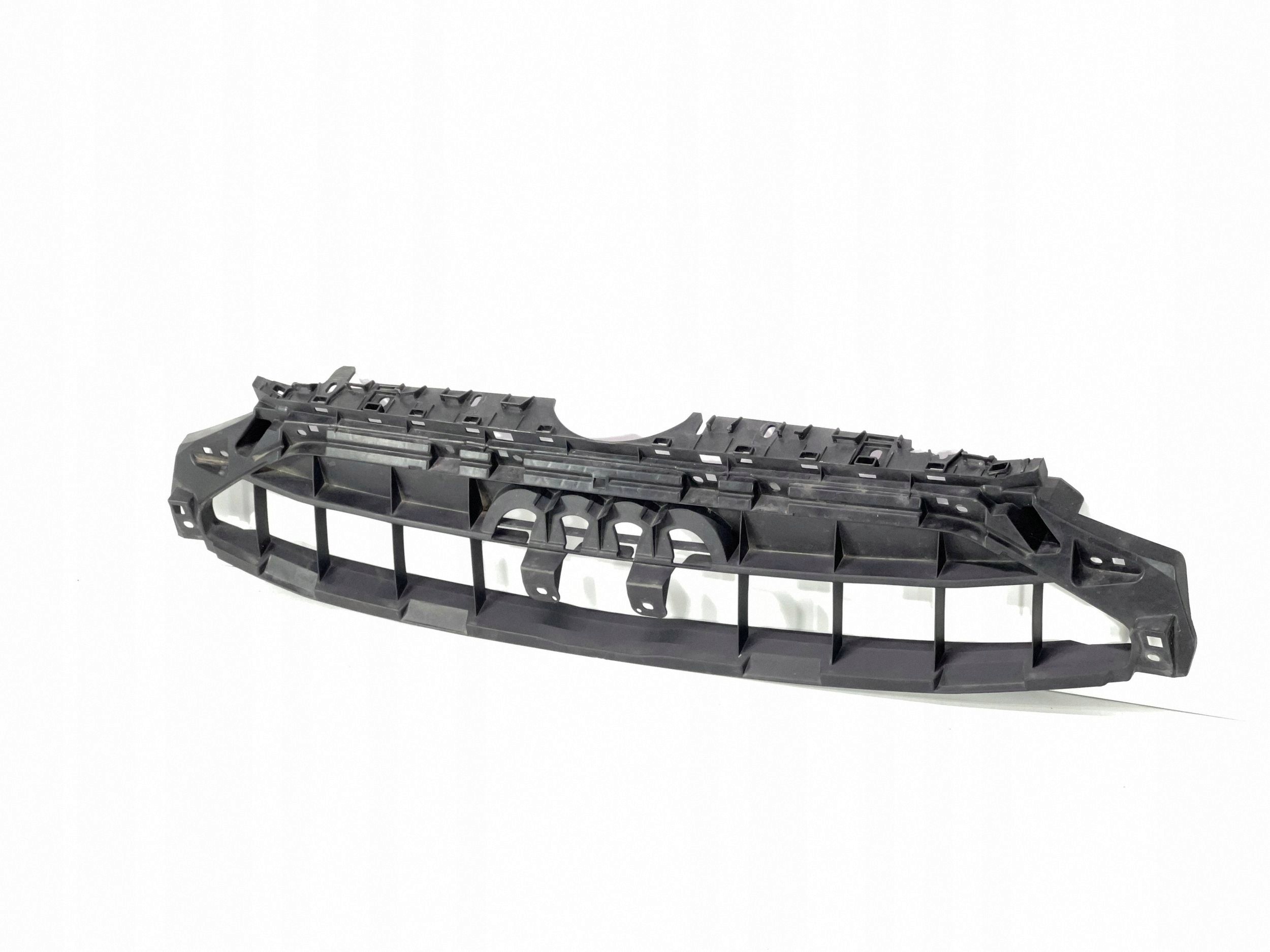 AUDI A4 B9 8W Grilli Vahvike 8W0807233