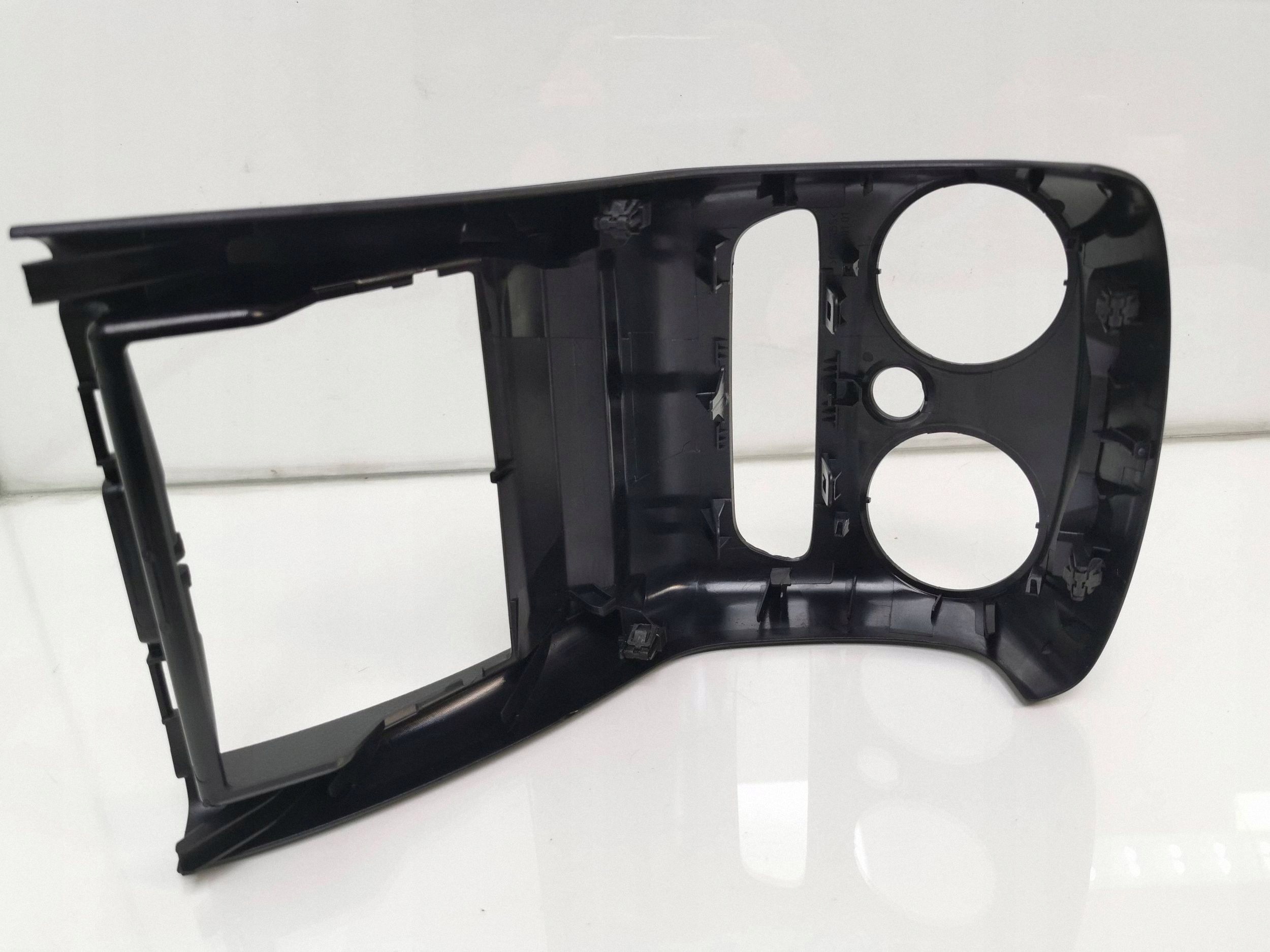 Mercedes-Benz EQC Aschenbecherrahmen hinten FRC69971 image 3