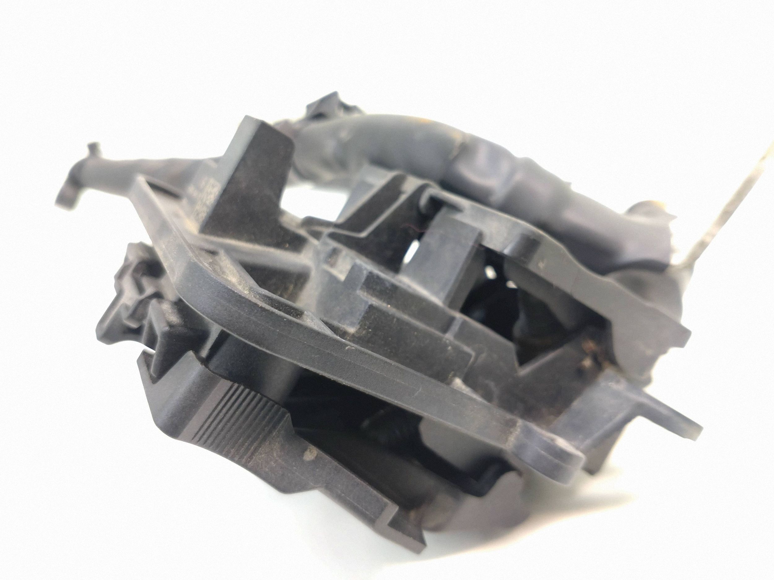 Mercedes-Benz EQC Pyrotechnic Clamp A2055457500 image 4