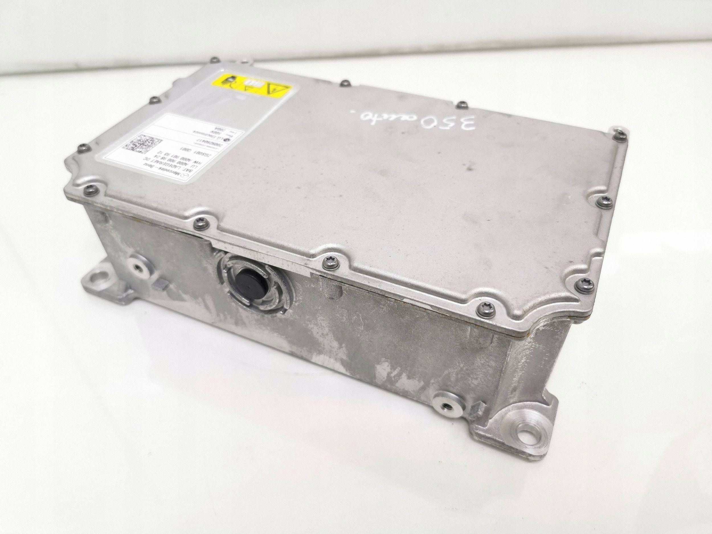 Inversor Mercedes-Benz EQC A0009009824 Usado image 6