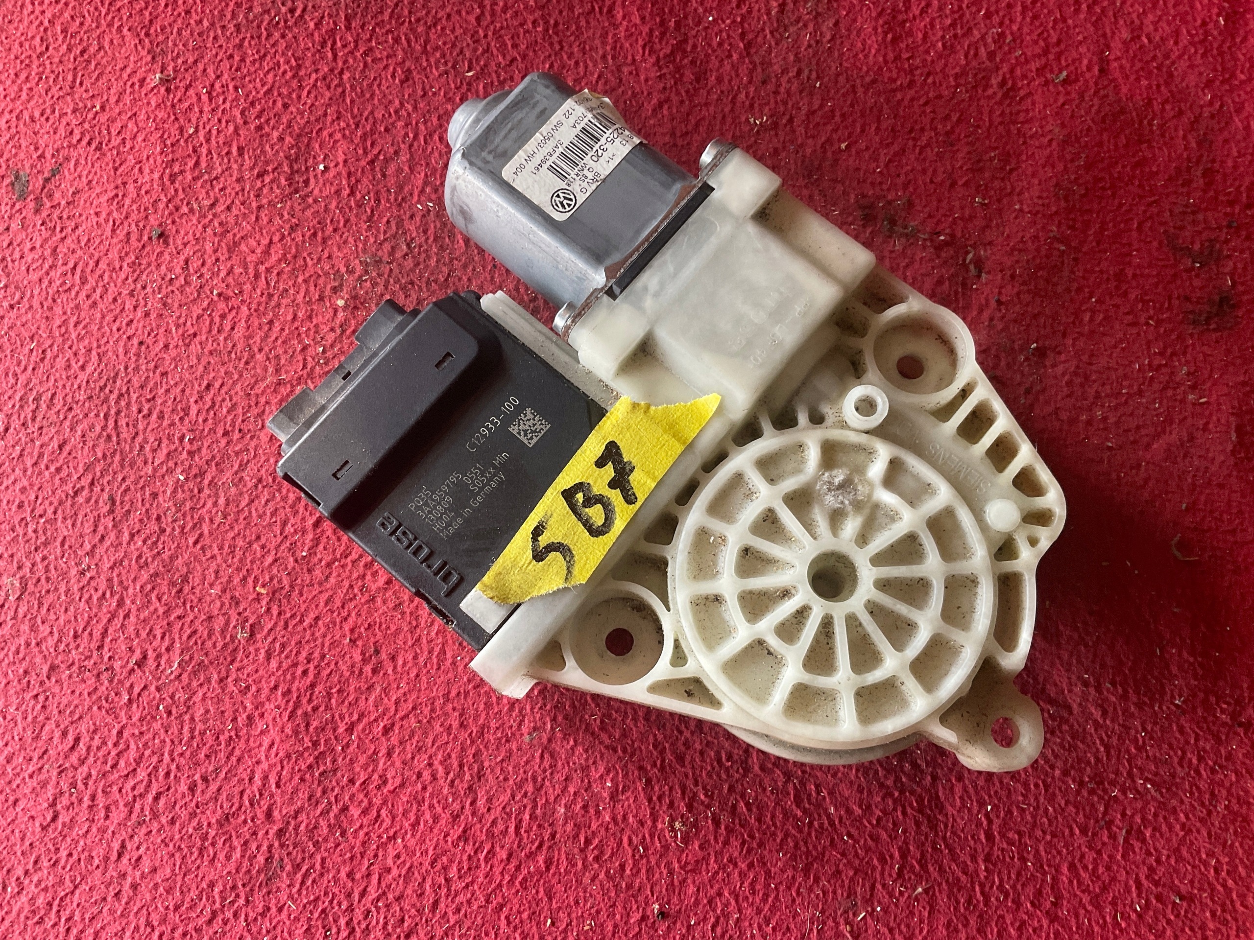 Raammotor achter links VW Passat B7 3AA959795 image 2