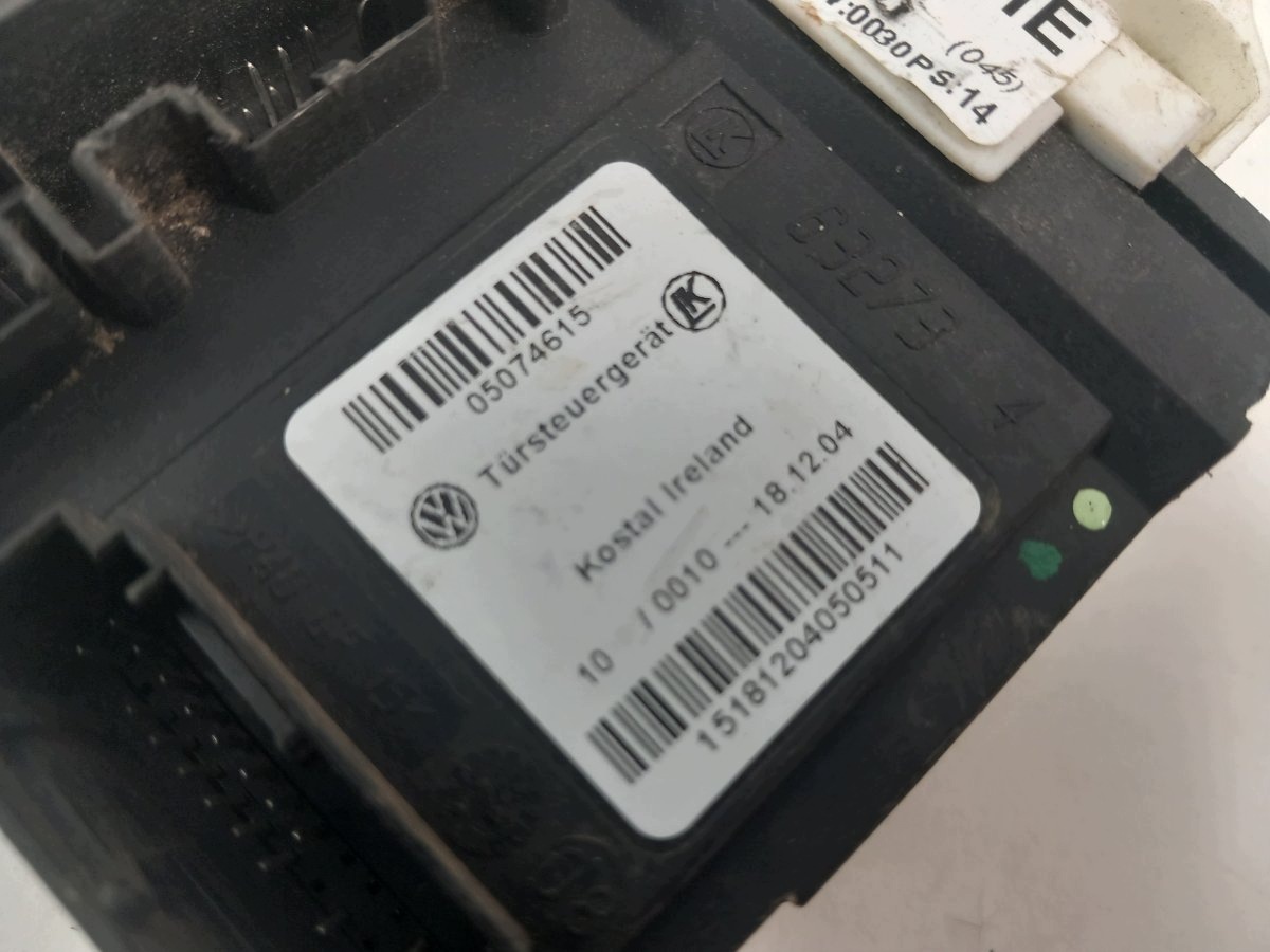 Audi A3 8P Window Motor Front Right image 4