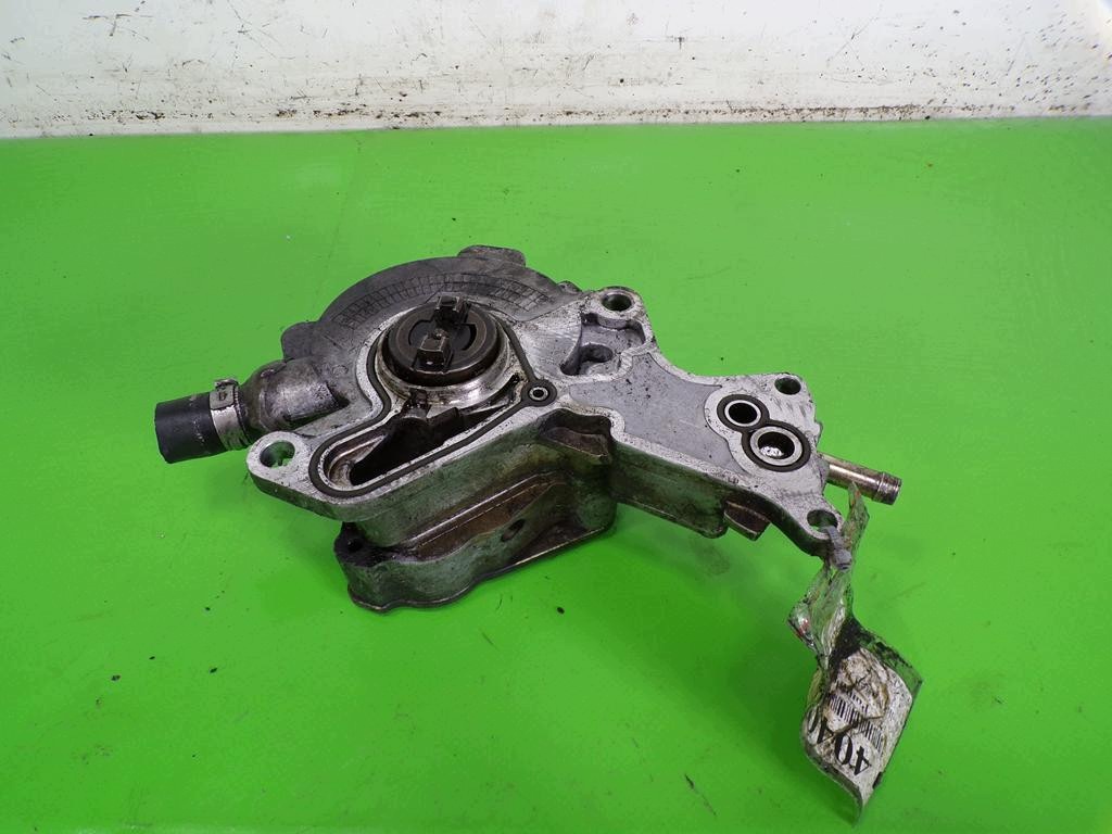 Volkswagen Passat B5 FL 1.9 TDI AWX Vacuum Pump OEM F-404016-