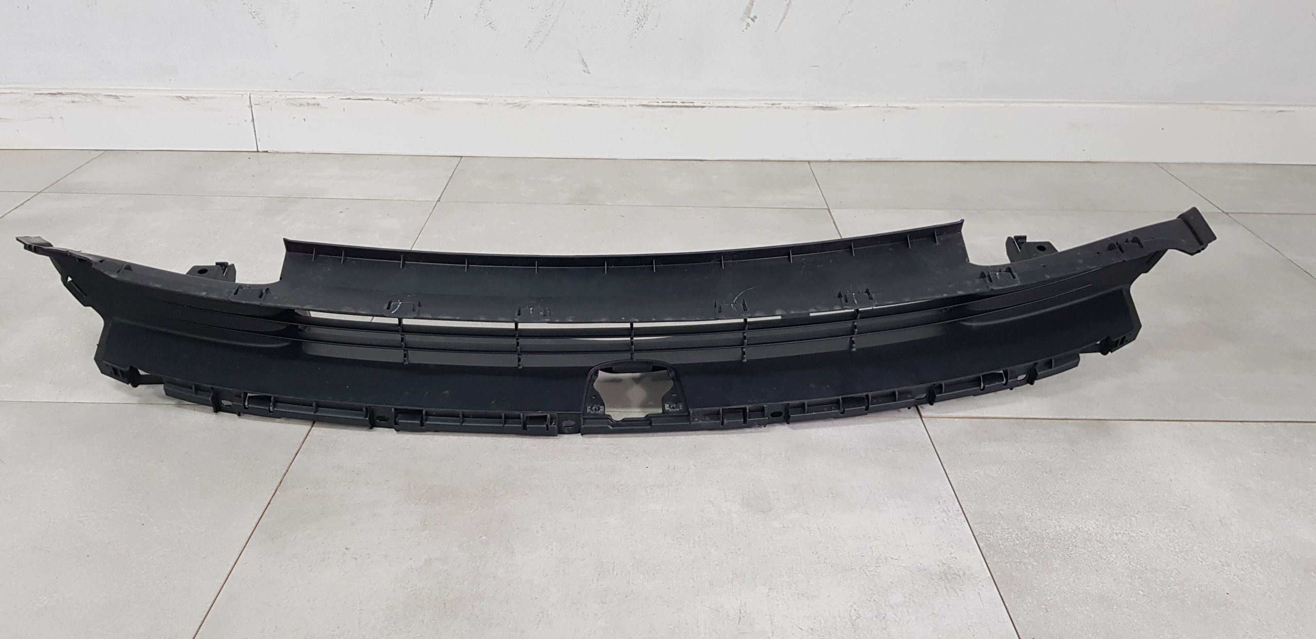 Tesla 2025 Grade Central Para-choques Usada image 4