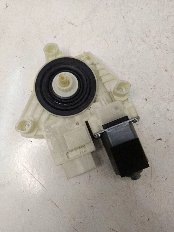 Fensterheber-Motor hinten rechts VW Passat Alltrack B8 A75517110