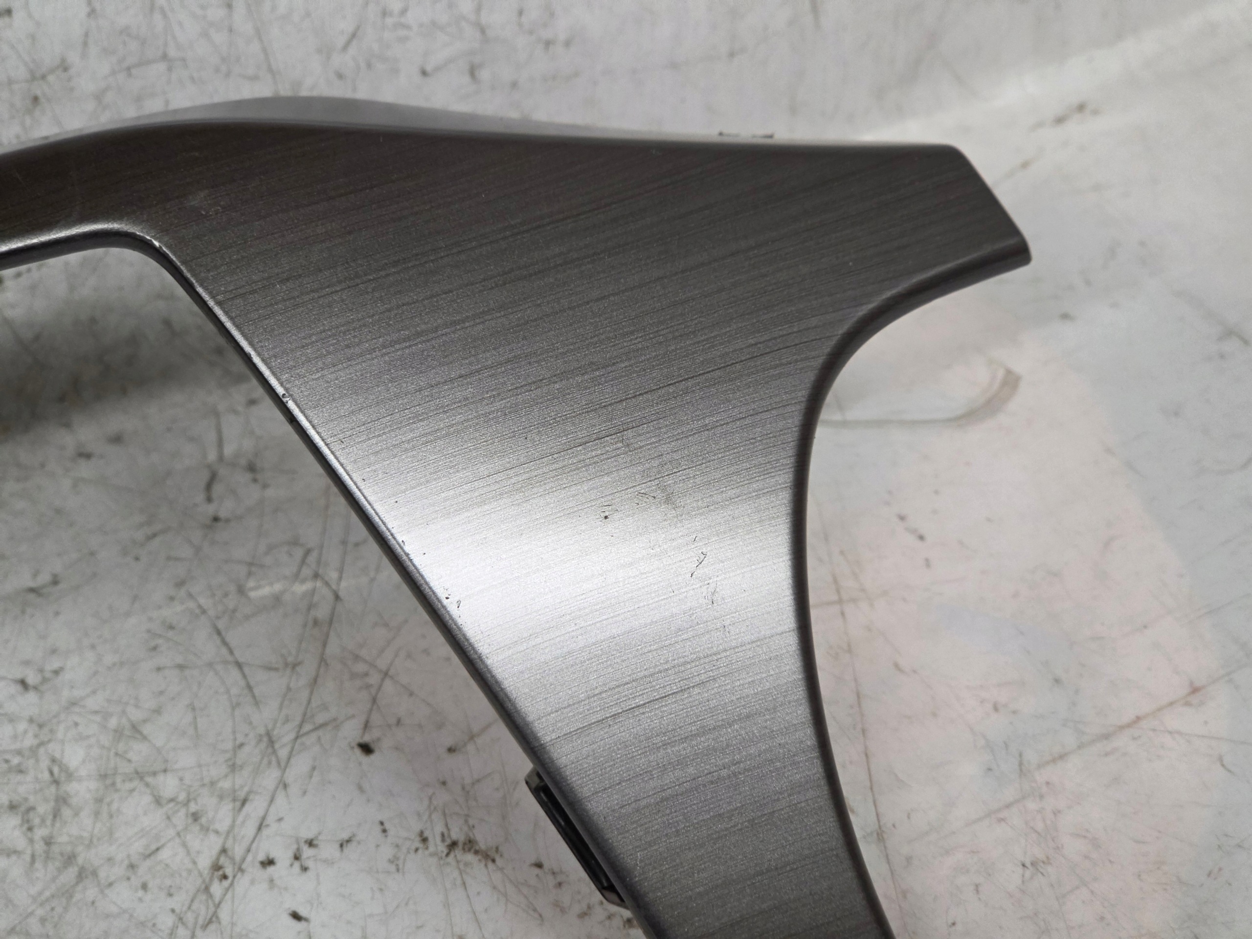 Moldura Console Skoda Fabia III 6V1858418A Usada image 9