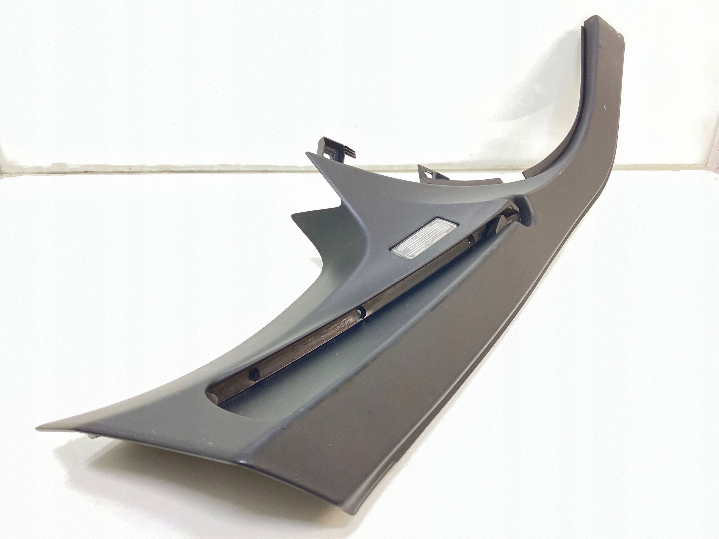 BMW 5 E61 C-Pillar Blind Mount Left Rear image 2