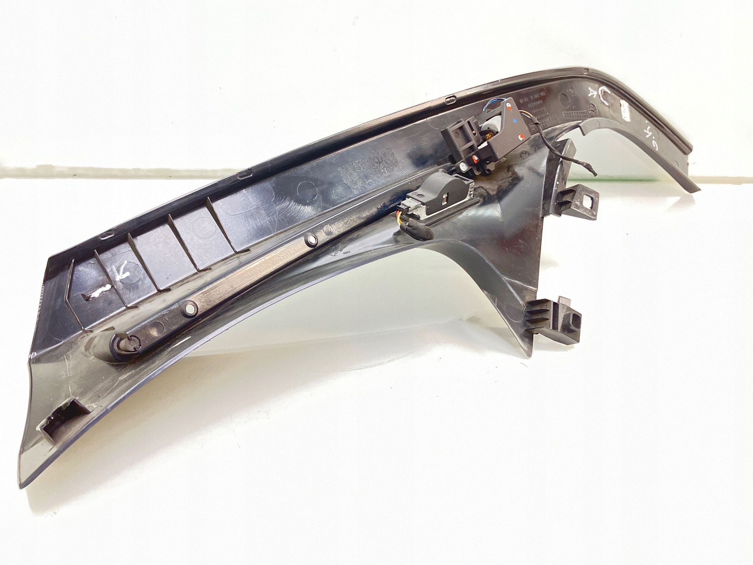 BMW 5 E61 C-Pillar Blind Mount Left Rear image 3