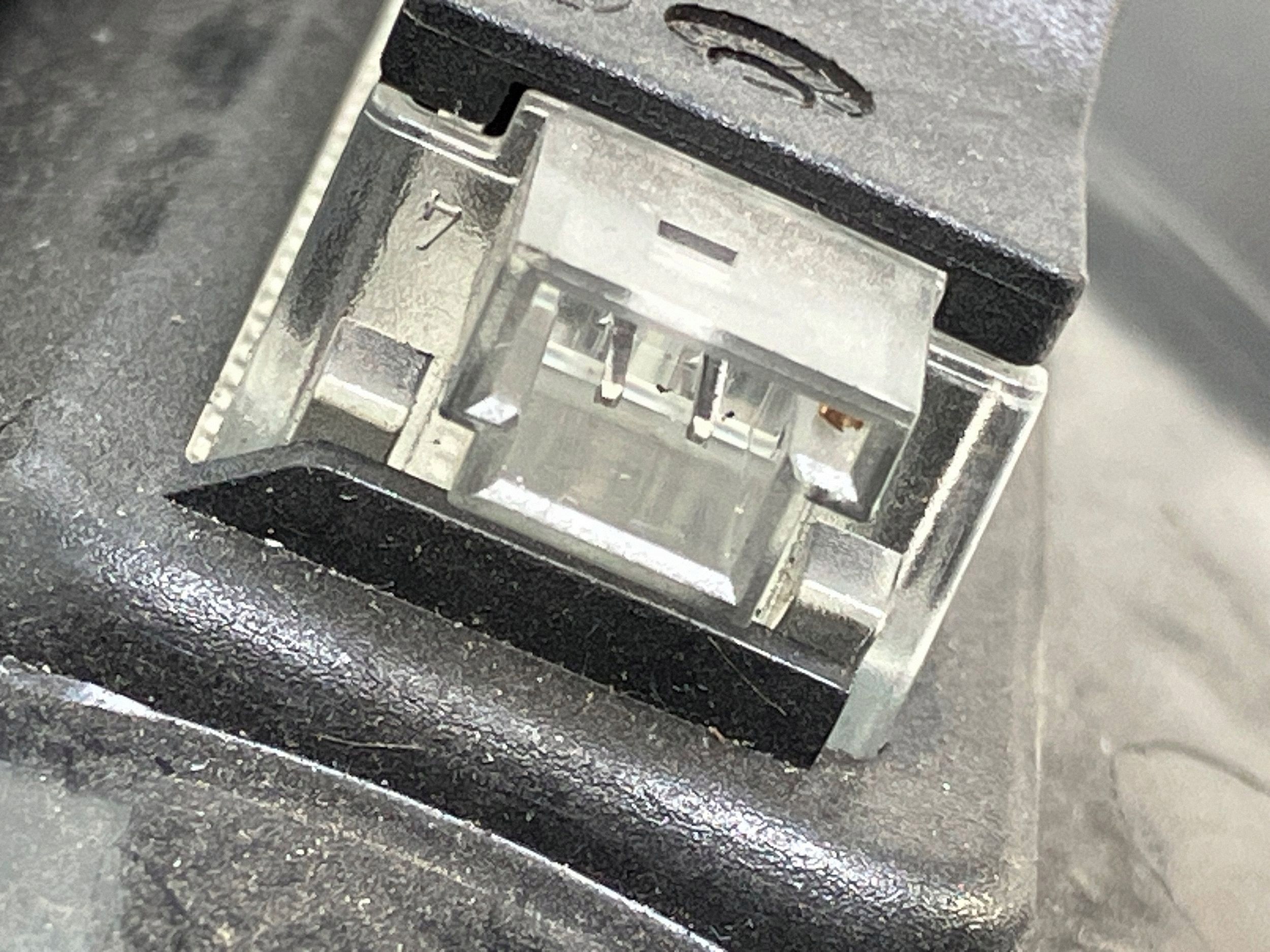 BMW 5 E61 C-Pillar Blind Mount Left Rear image 8