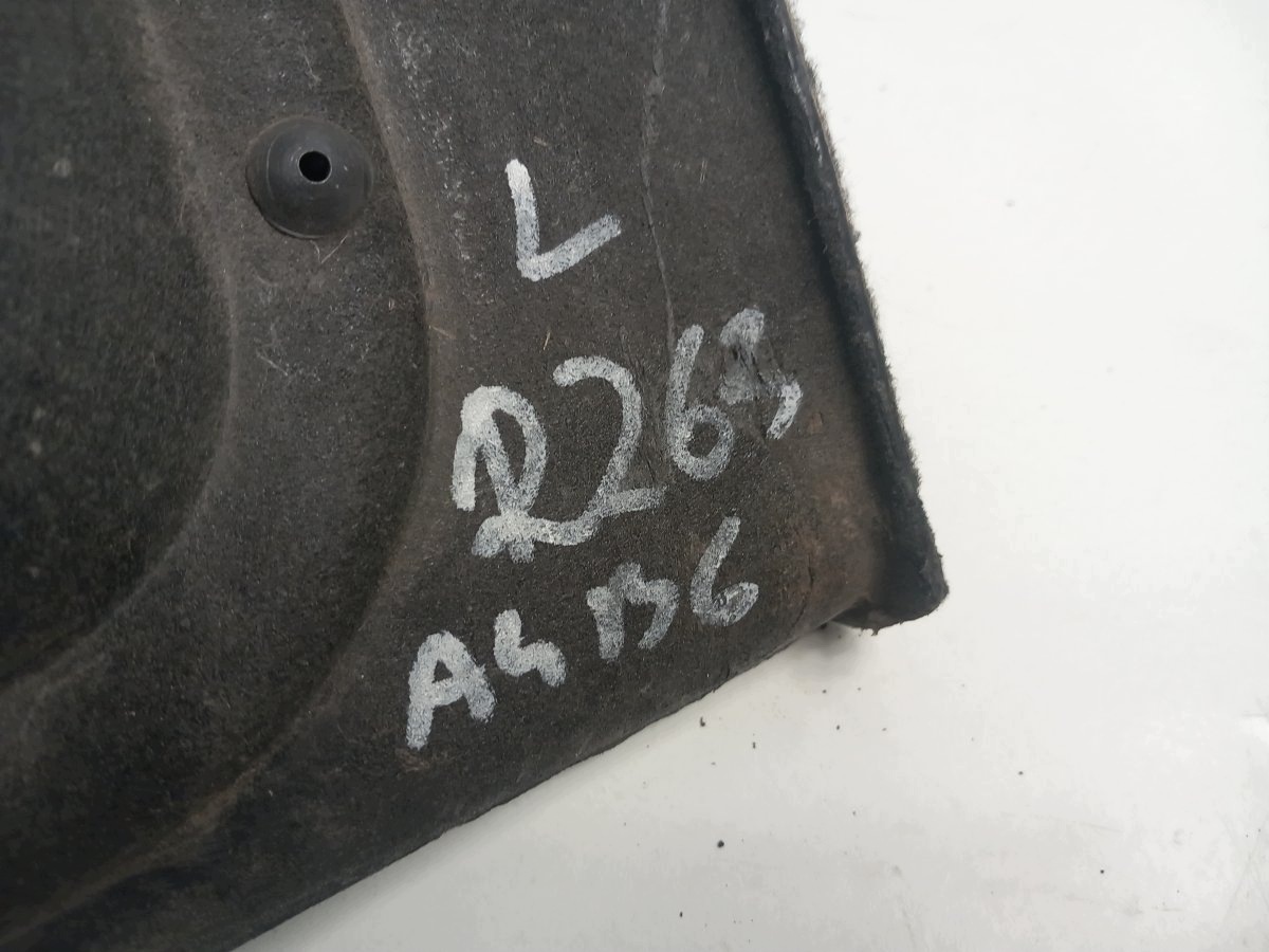 AUDI A4 B6 LIFT COMBI LOCK LEWA 8E9863989