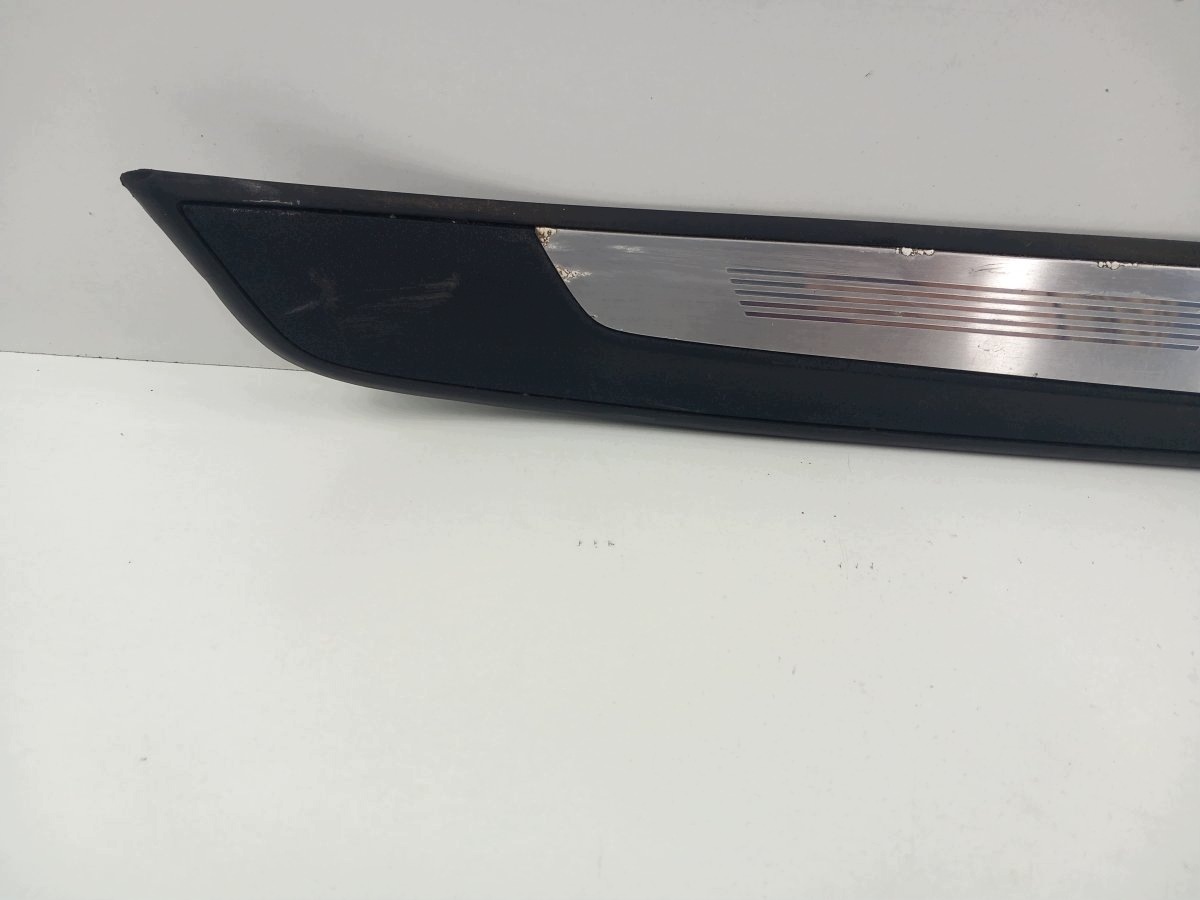 BMW X1 E84 M-Package Threshold Trim Front Right OEM 7318566 image 4