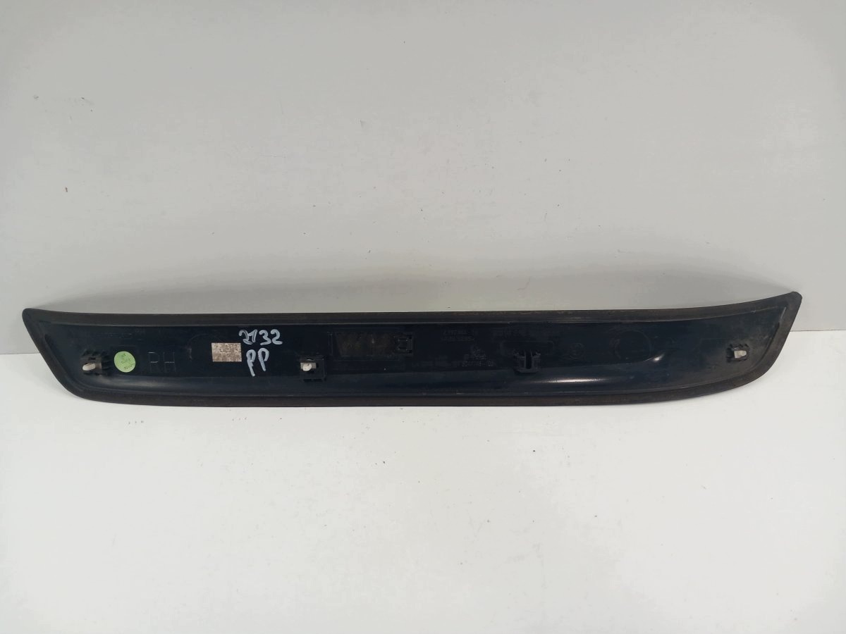 BMW X1 E84 M-Package Threshold Trim Front Right OEM 7318566 image 5