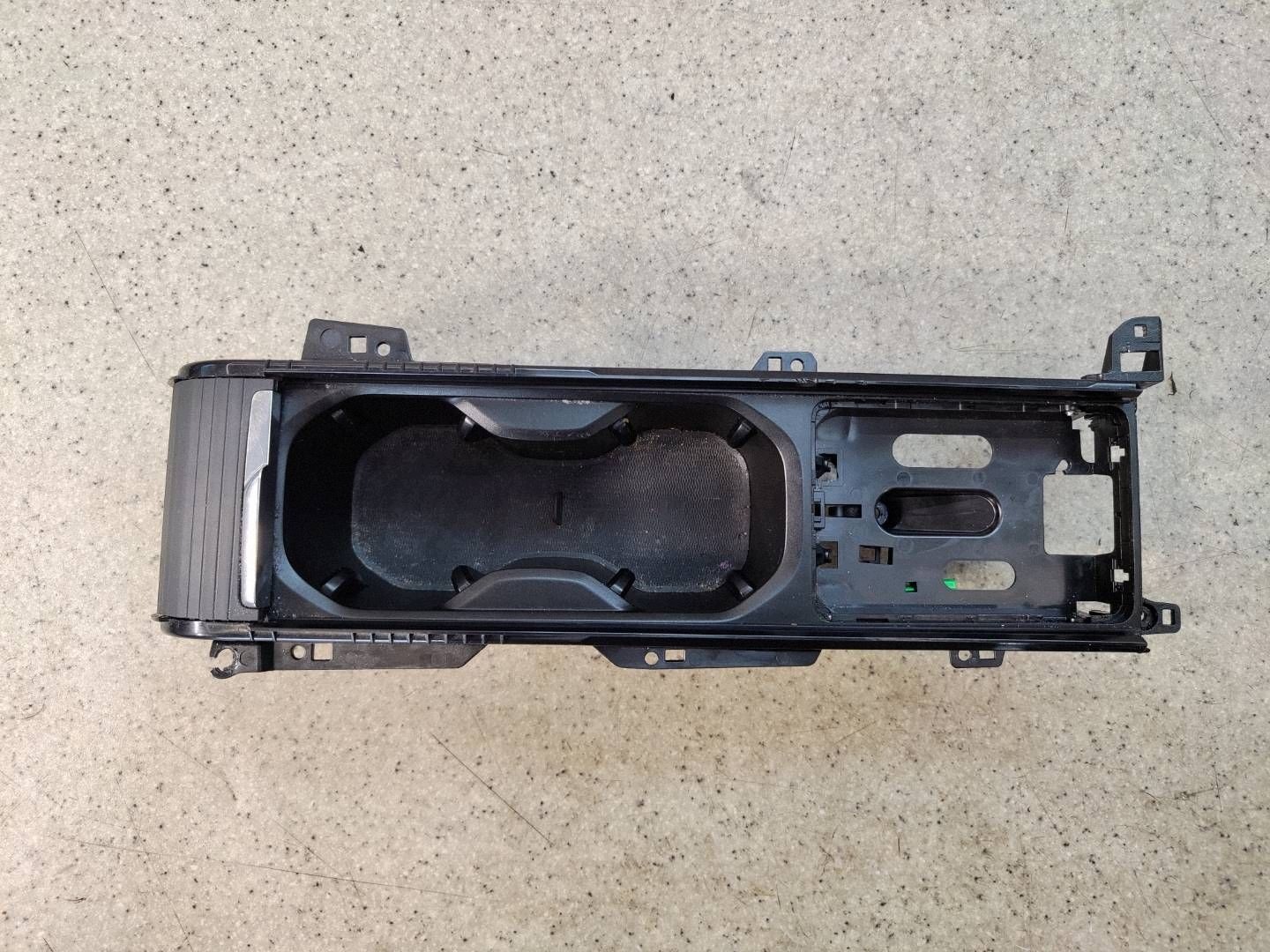 Suporte para Copos Volvo V90 32226982 Usado image 2