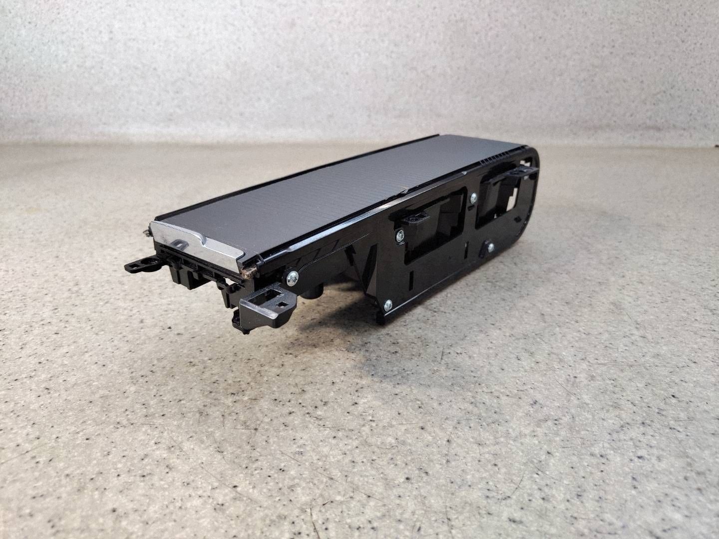 Suporte para Copos Volvo V90 32226982 Usado image 4