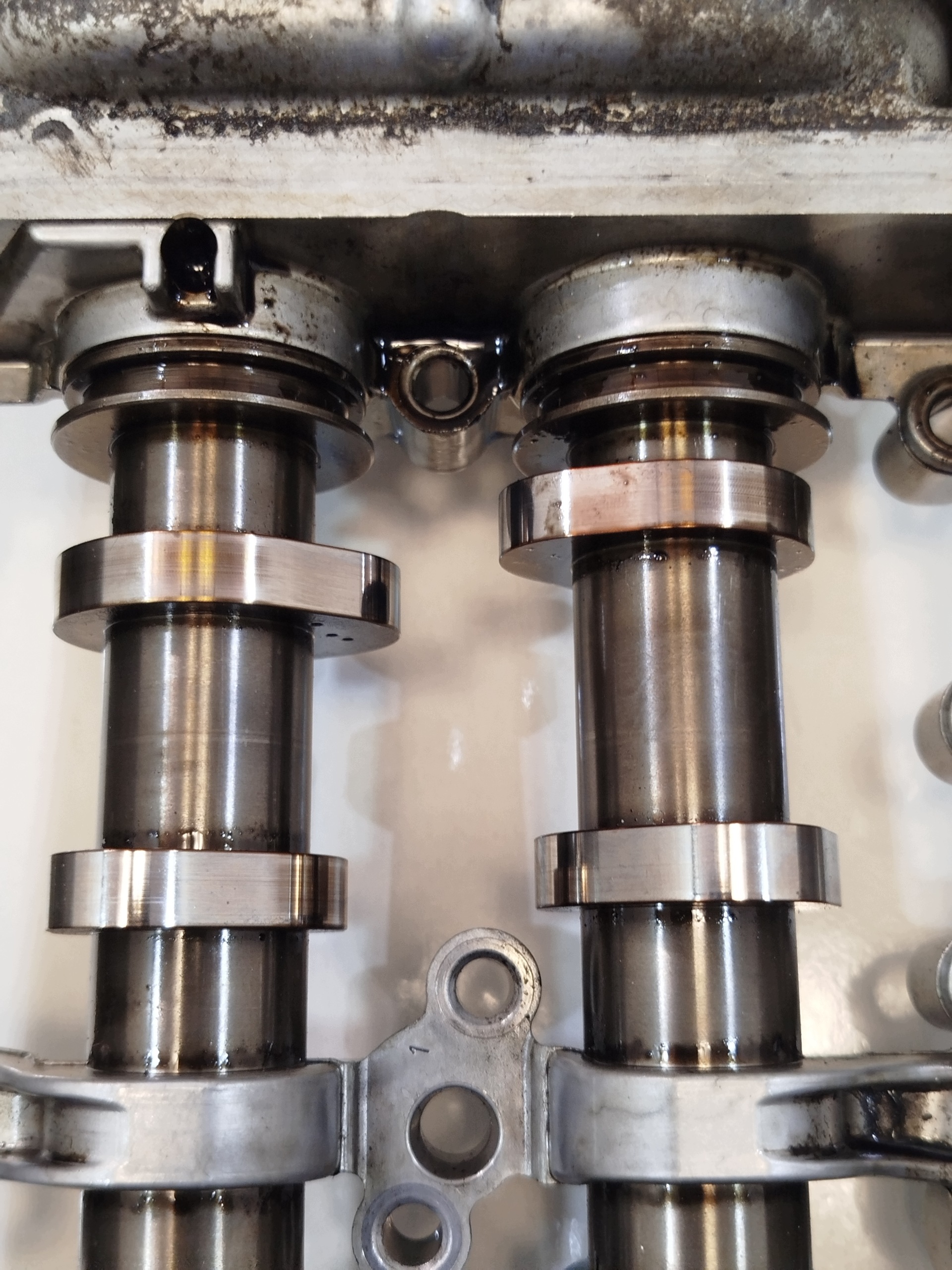Eixos de Comando VW Passat B8 1.6 TDI DCX 04L103292F image 5