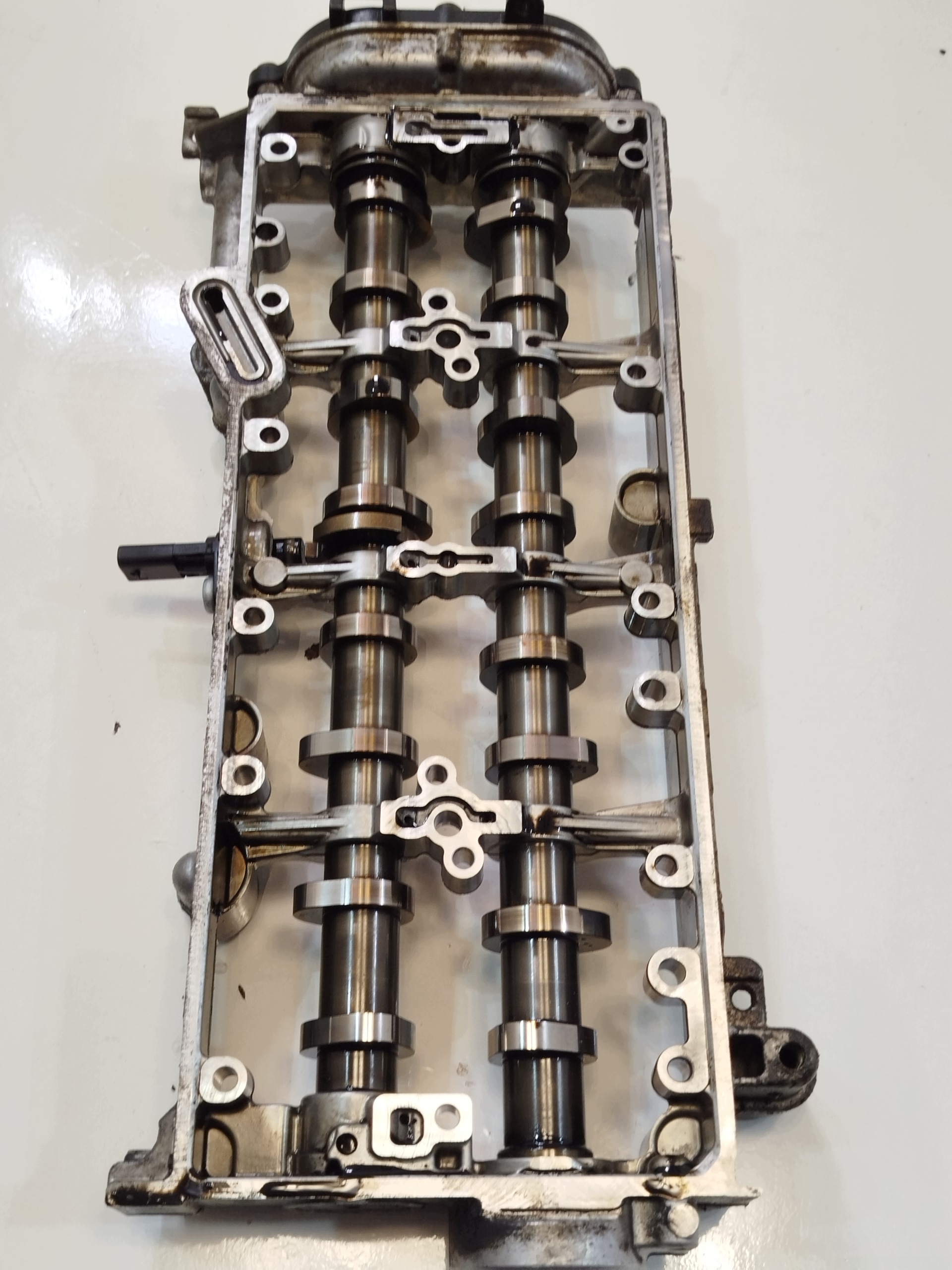 Eixos de Comando VW Passat B8 1.6 TDI DCX 04L103292F image 6