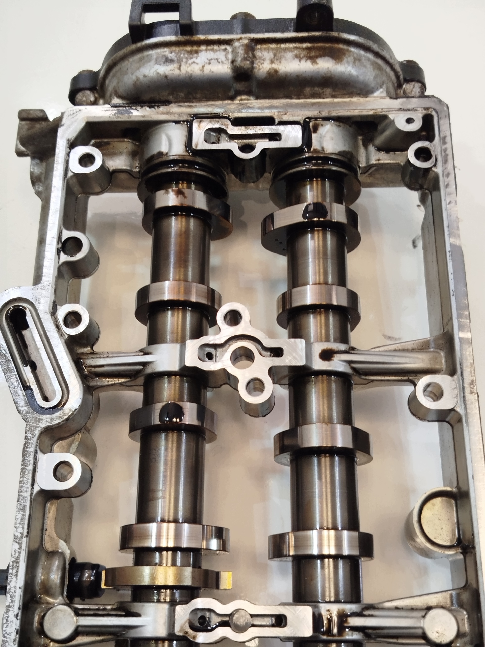 Eixos de Comando VW Passat B8 1.6 TDI DCX 04L103292F image 9