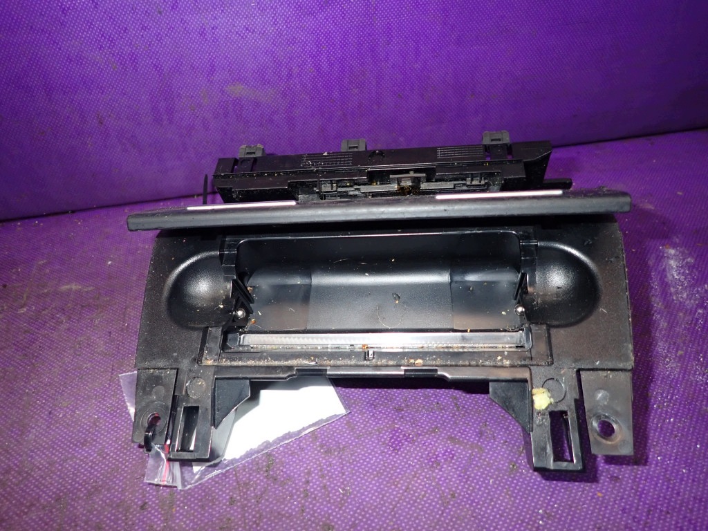 Cendrier Audi A4 B6 8E0857951F image 3