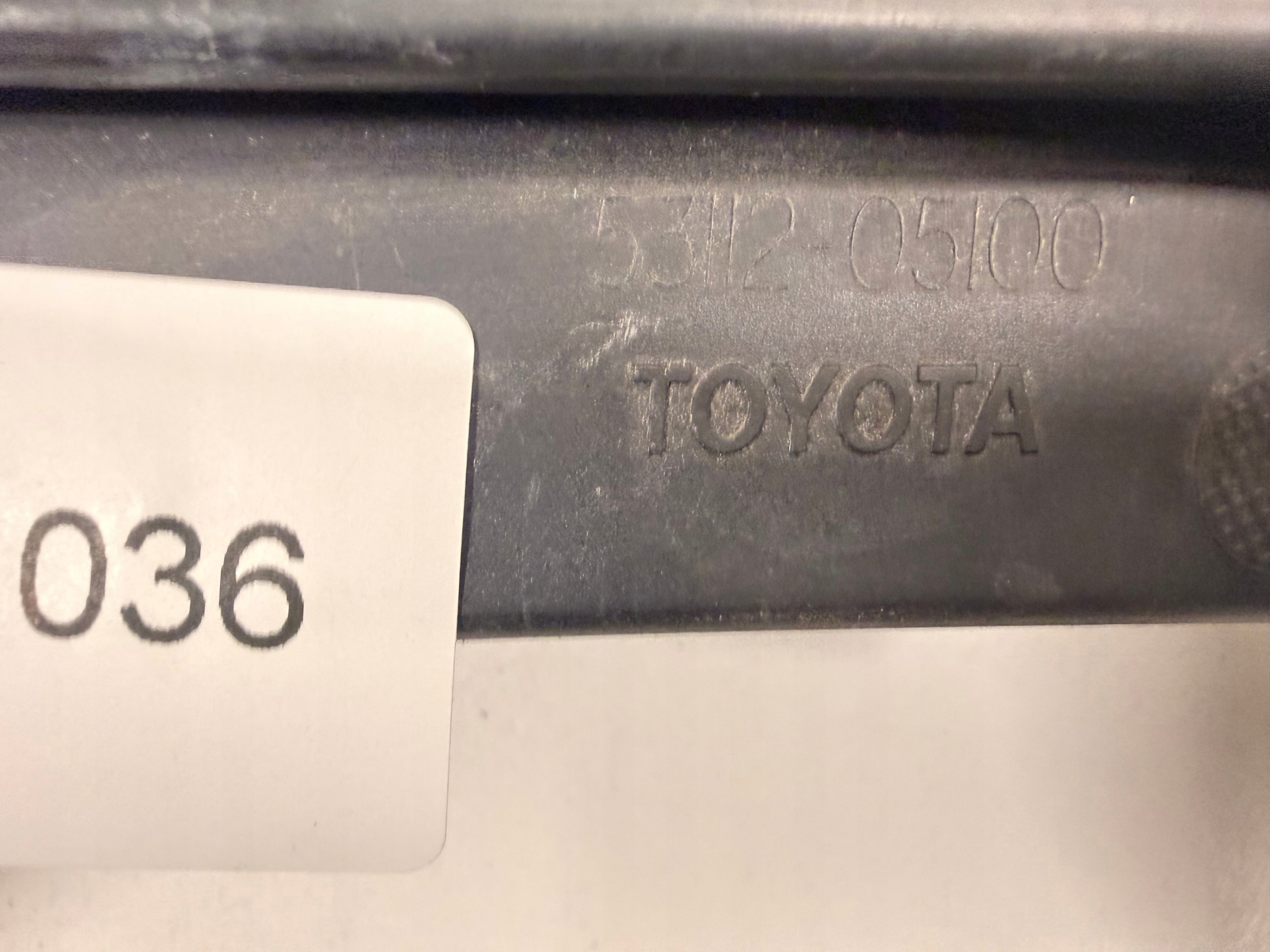 Toyota Avensis T27 FL Gitter Stoßstange Vorne image 3