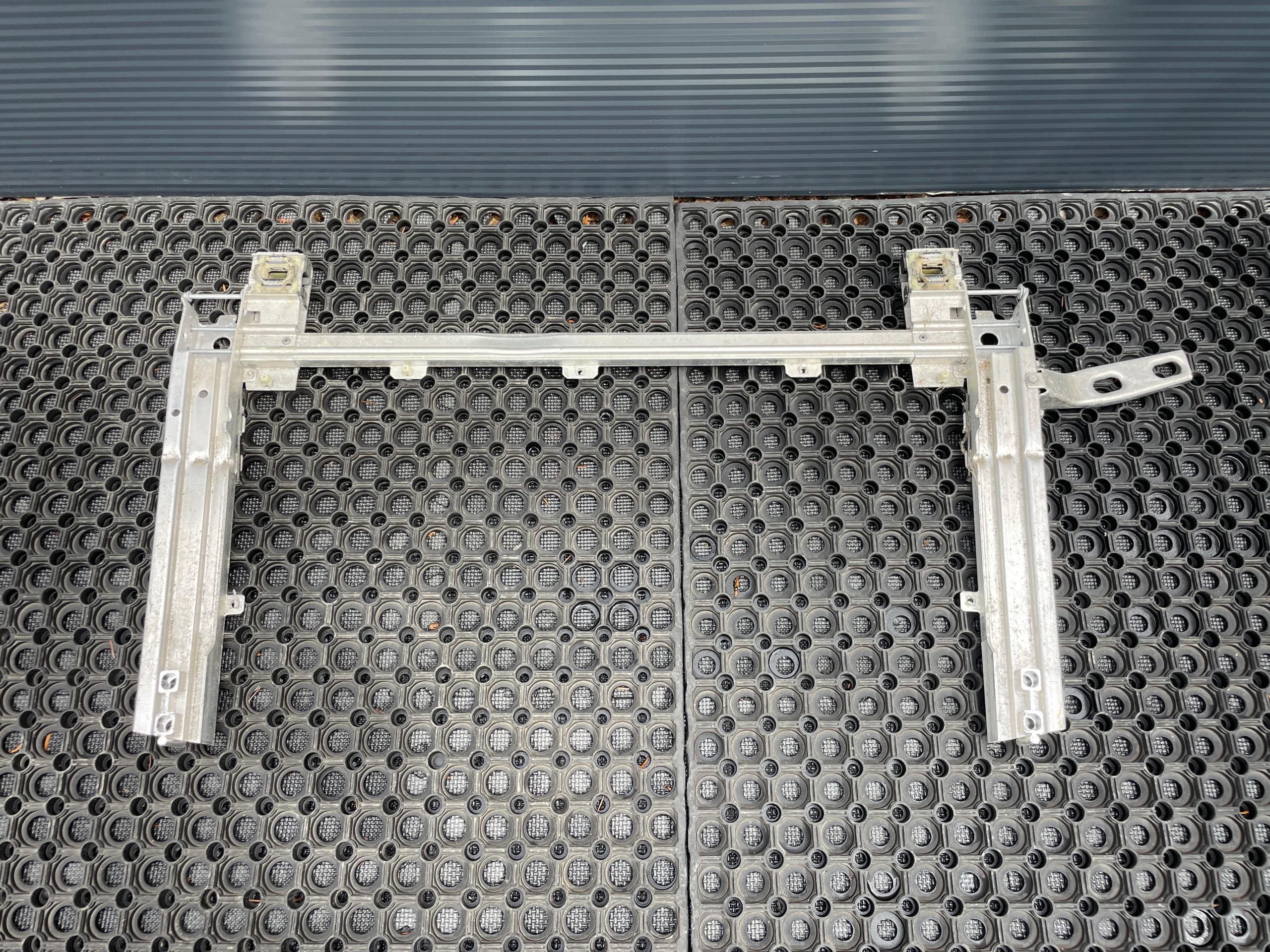 Support radiateur MINI F56 F55 7368482 image 3
