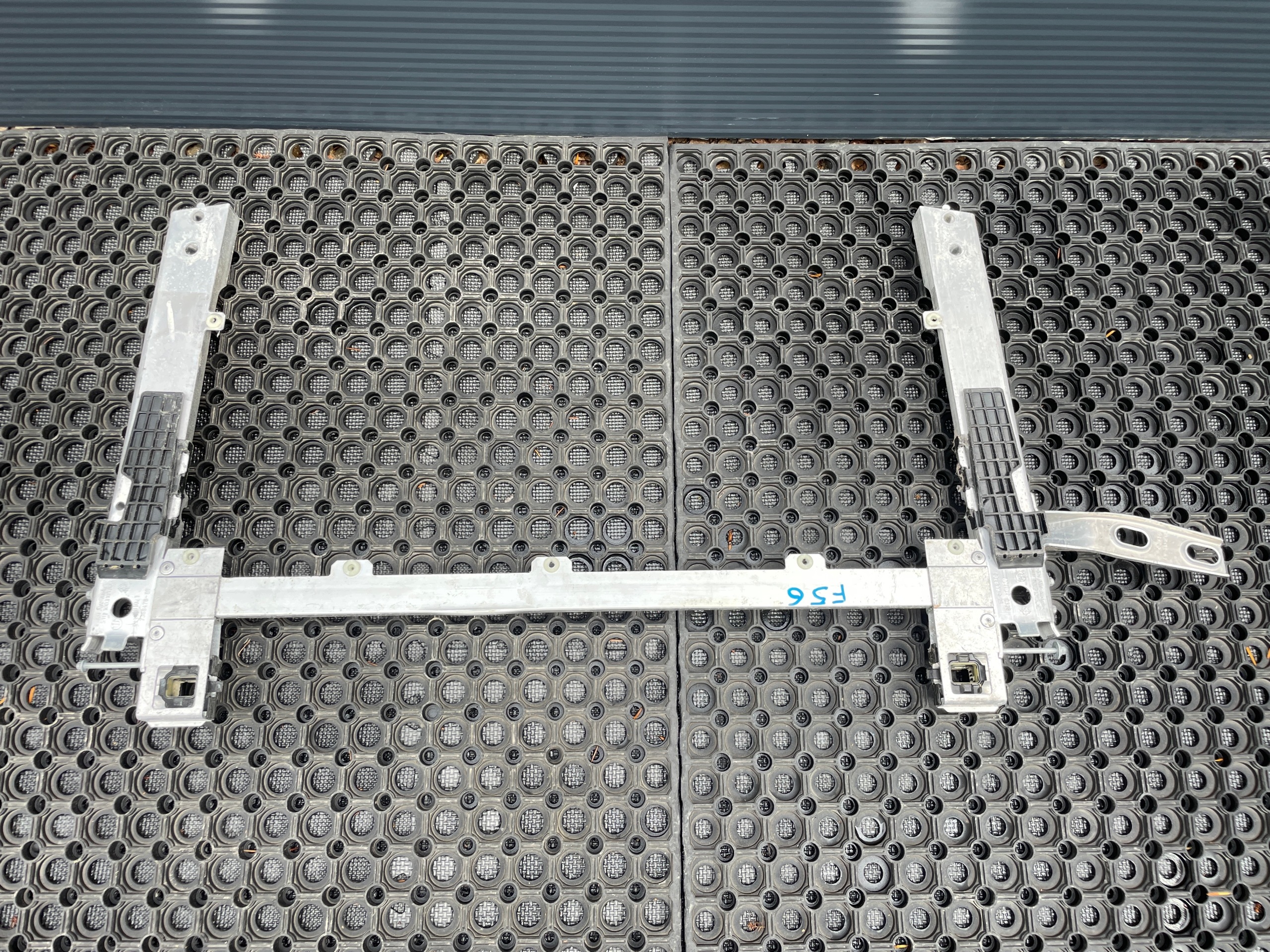 Support radiateur MINI F56 F55 7368482 image 4