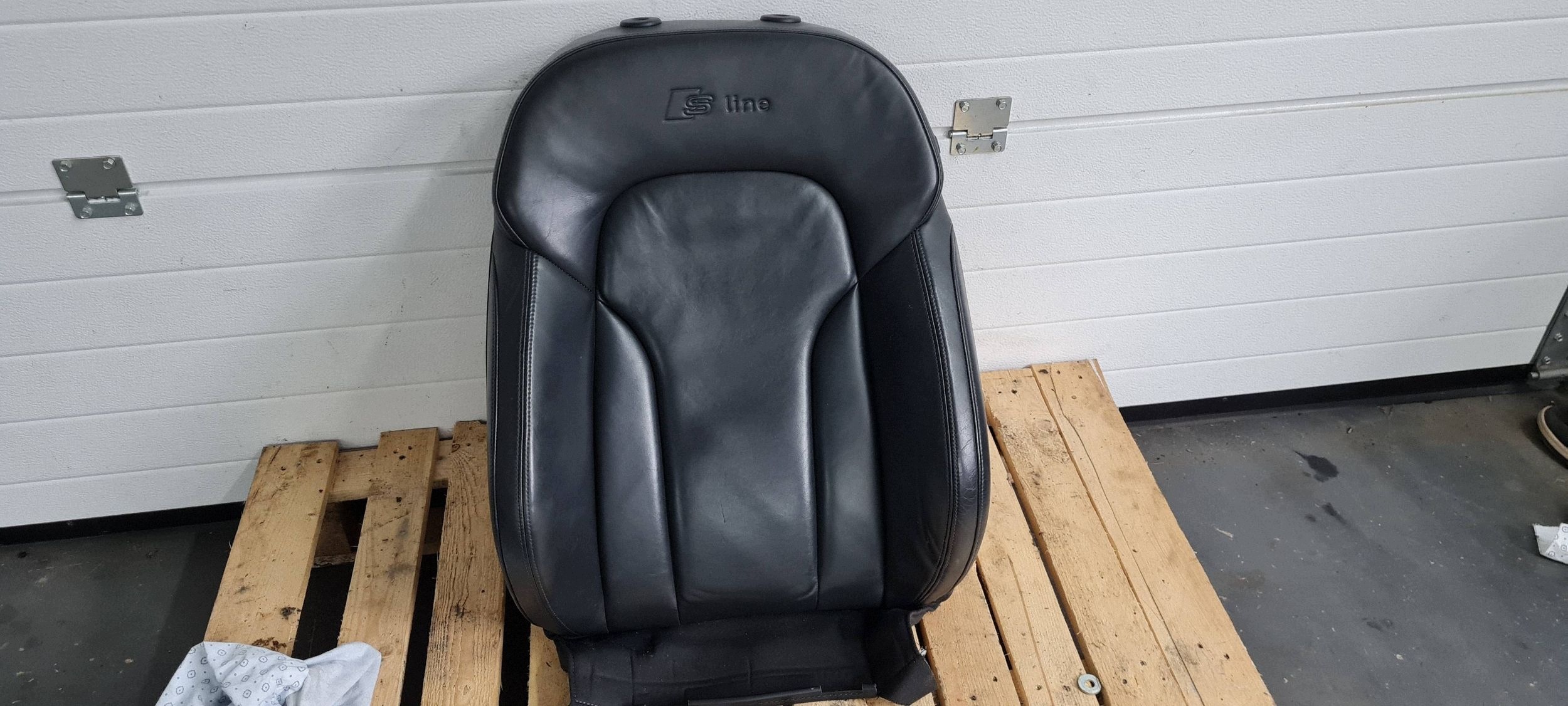 Q5 8R LIFT Soporte Cojín Asiento Delantero Izquierdo Piel 8R0881775E
